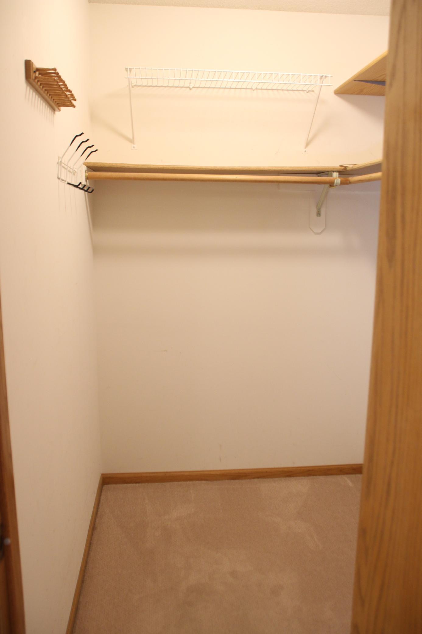 Lakeville, Minnesota, 55044, United States, 3 Bedrooms Bedrooms, ,2 BathroomsBathrooms,Residential,For Sale,1941010