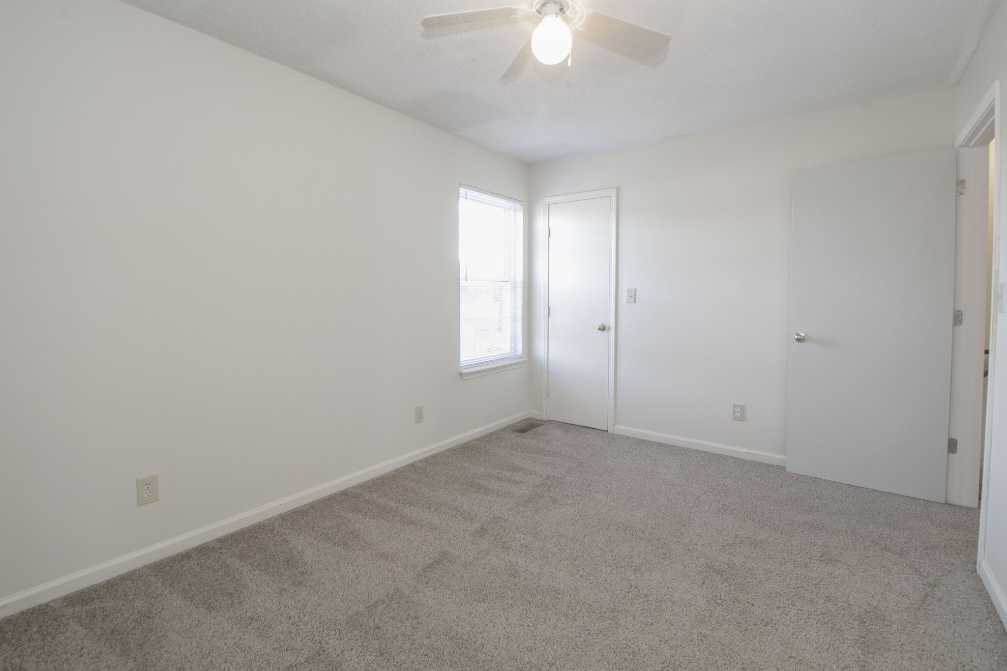 Clarksville, Tennessee, 37042, United States, ,Residential,For Sale,2013065