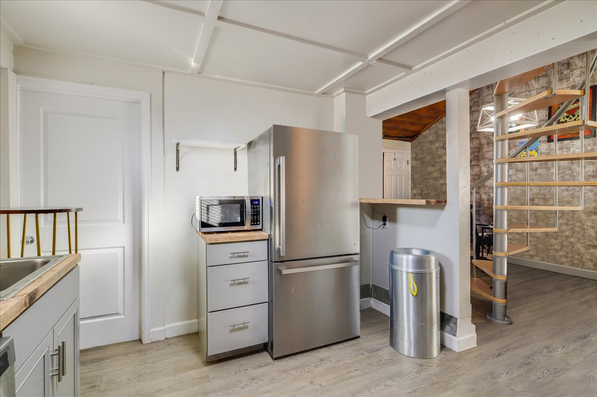 Cheyenne, Wyoming, 82001, United States, 4 Bedrooms Bedrooms, ,4 BathroomsBathrooms,Residential,For Sale,1978140