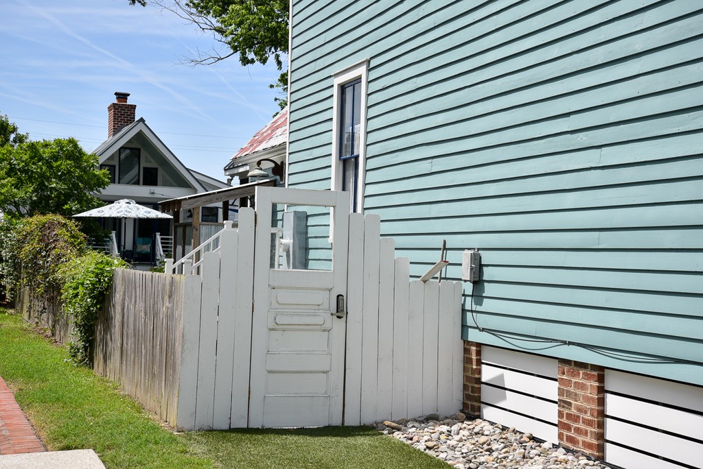 Cape Charles, Virginia, 23310, United States, 3 Bedrooms Bedrooms, ,4 BathroomsBathrooms,Residential,For Sale,1826996