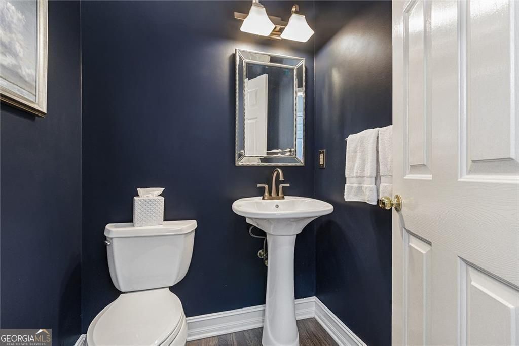 Roswell, Georgia, 30075, United States, 6 Bedrooms Bedrooms, ,5 BathroomsBathrooms,Residential,For Sale,1894243
