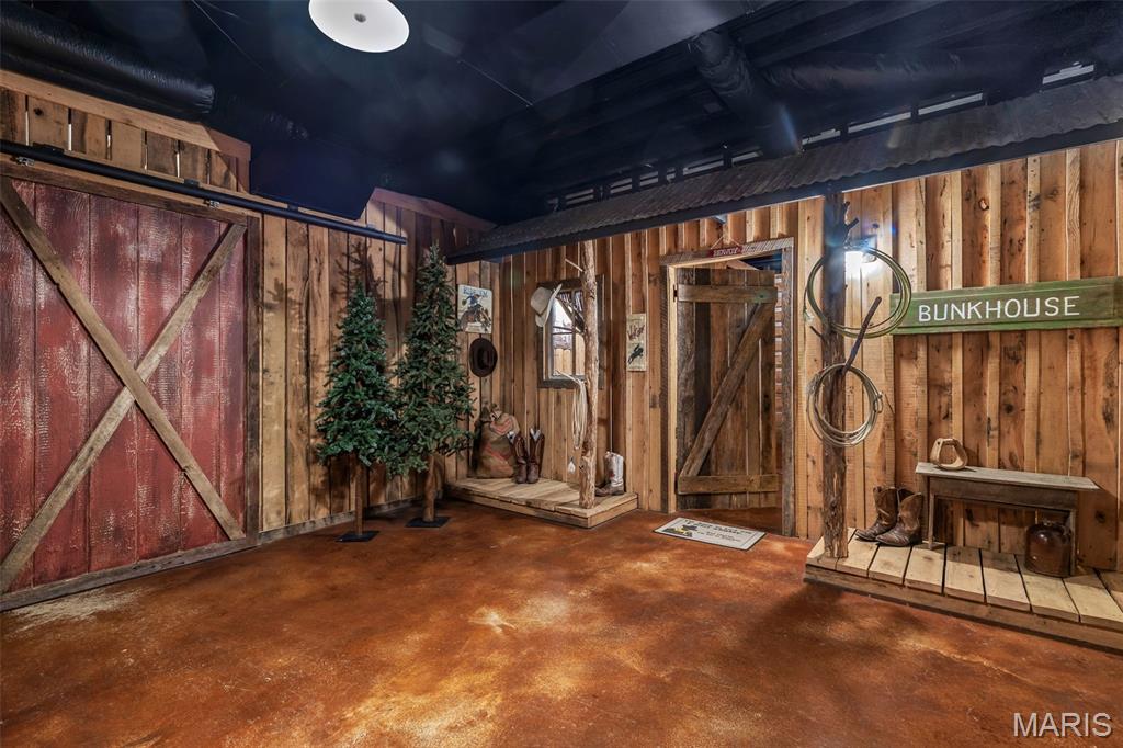 Farmington, Missouri, 63640, United States, 3 Bedrooms Bedrooms, ,4 BathroomsBathrooms,Residential,For Sale,1991980