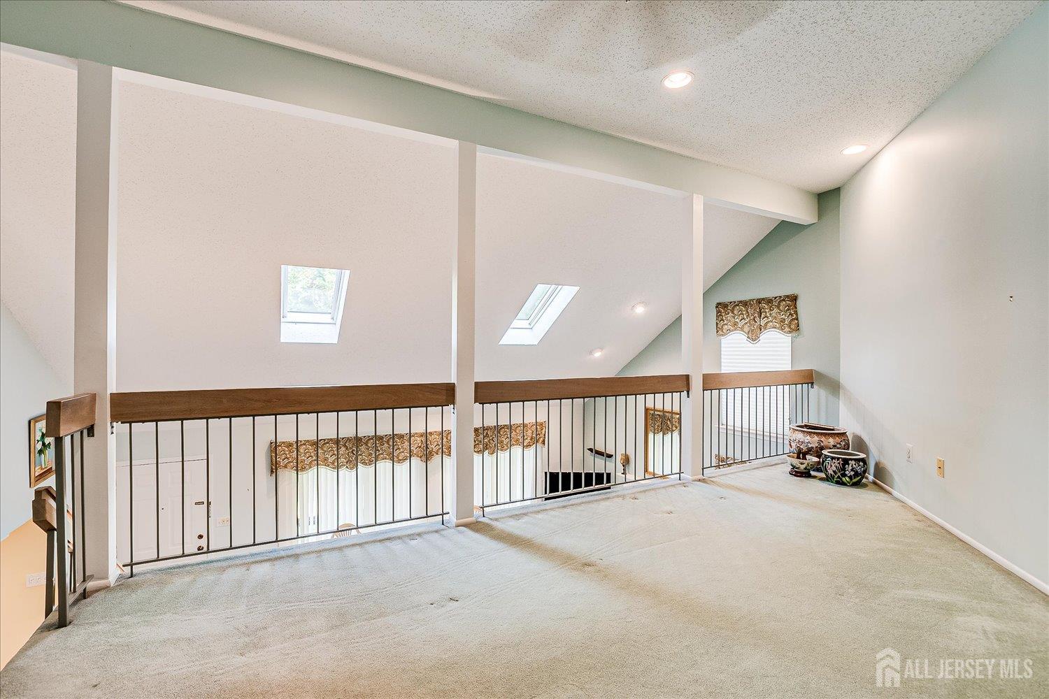 Edison, New Jersey, 08820, United States, 2 Bedrooms Bedrooms, ,3 BathroomsBathrooms,Residential,For Sale,1991890