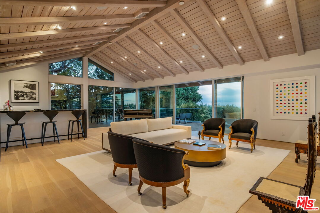 Los Angeles, California, 90049, United States, 5 Bedrooms Bedrooms, ,6 BathroomsBathrooms,Residential,For Sale,1950384