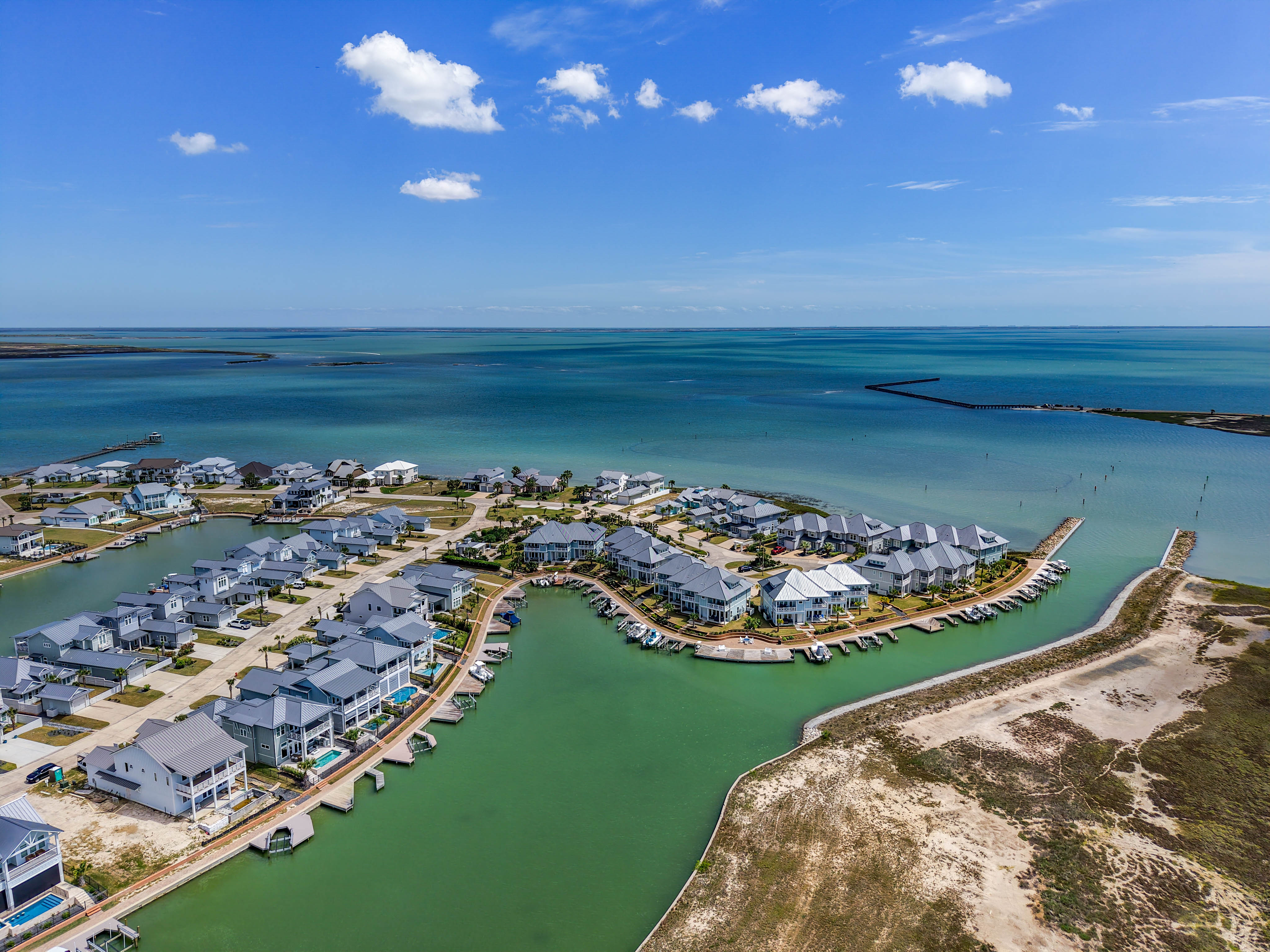  Relaxing 4BR Waterfront Condo - 物件實景