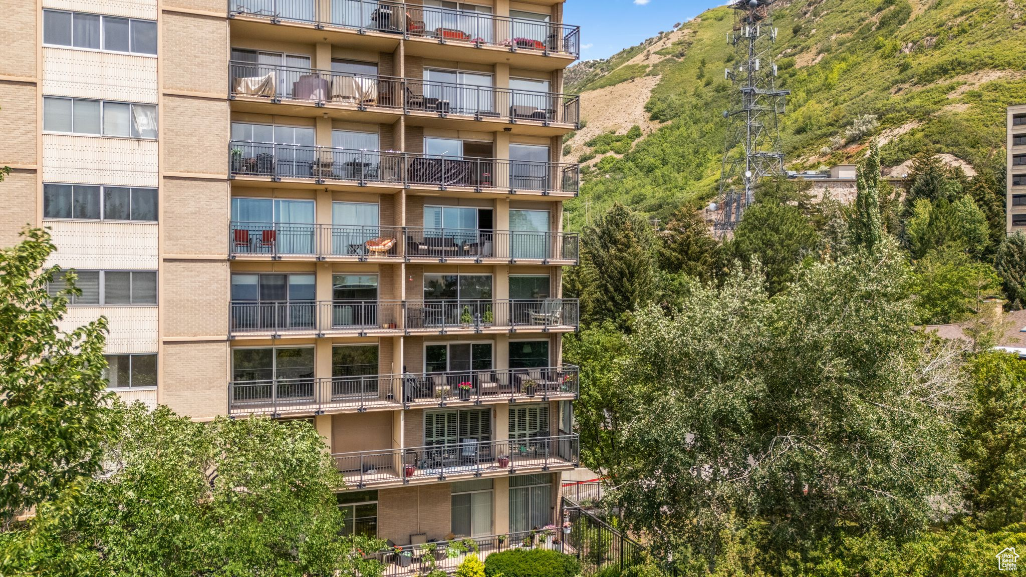 Salt Lake City, Utah, 84108, United States, 2 Bedrooms Bedrooms, ,1 BathroomBathrooms,Residential,For Sale,1882344