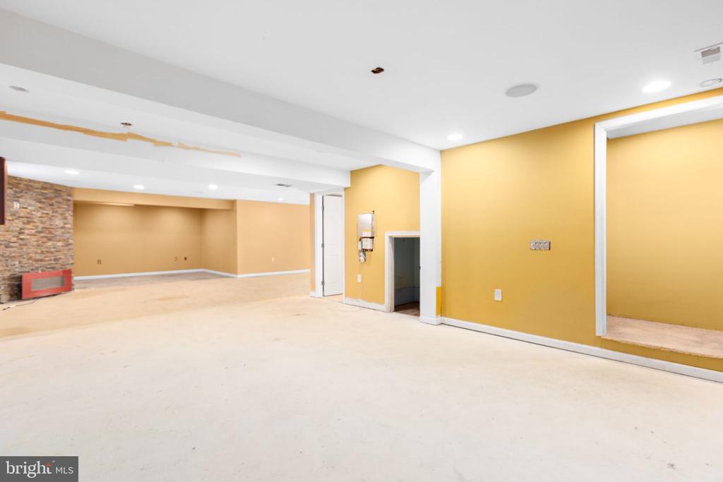 Fredericksburg, Virginia, 22407, United States, 4 Bedrooms Bedrooms, ,4 BathroomsBathrooms,Residential,For Sale,1883172
