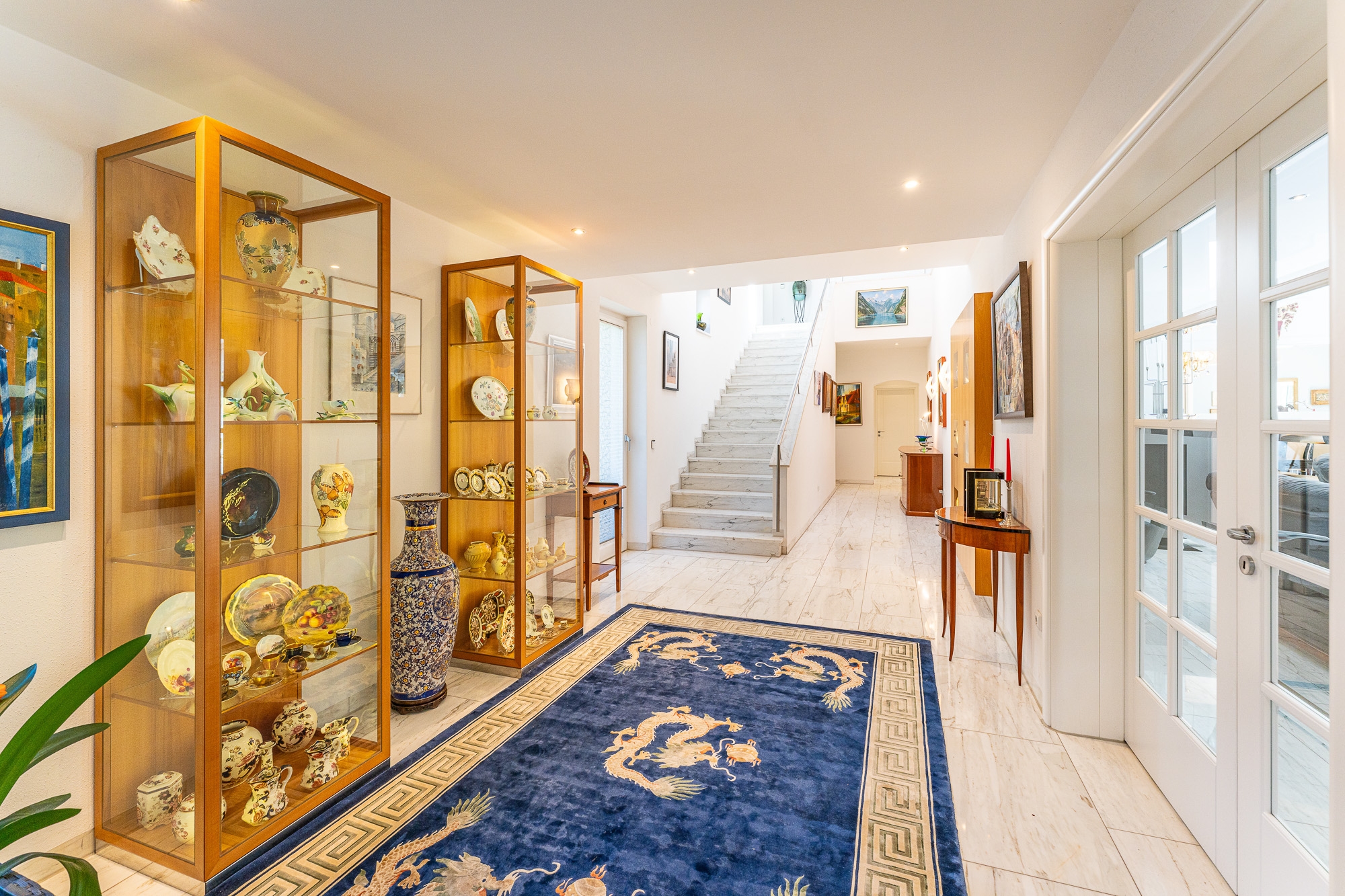  Spacious family home with a pool, spa, and park-like grounds - 物件實景