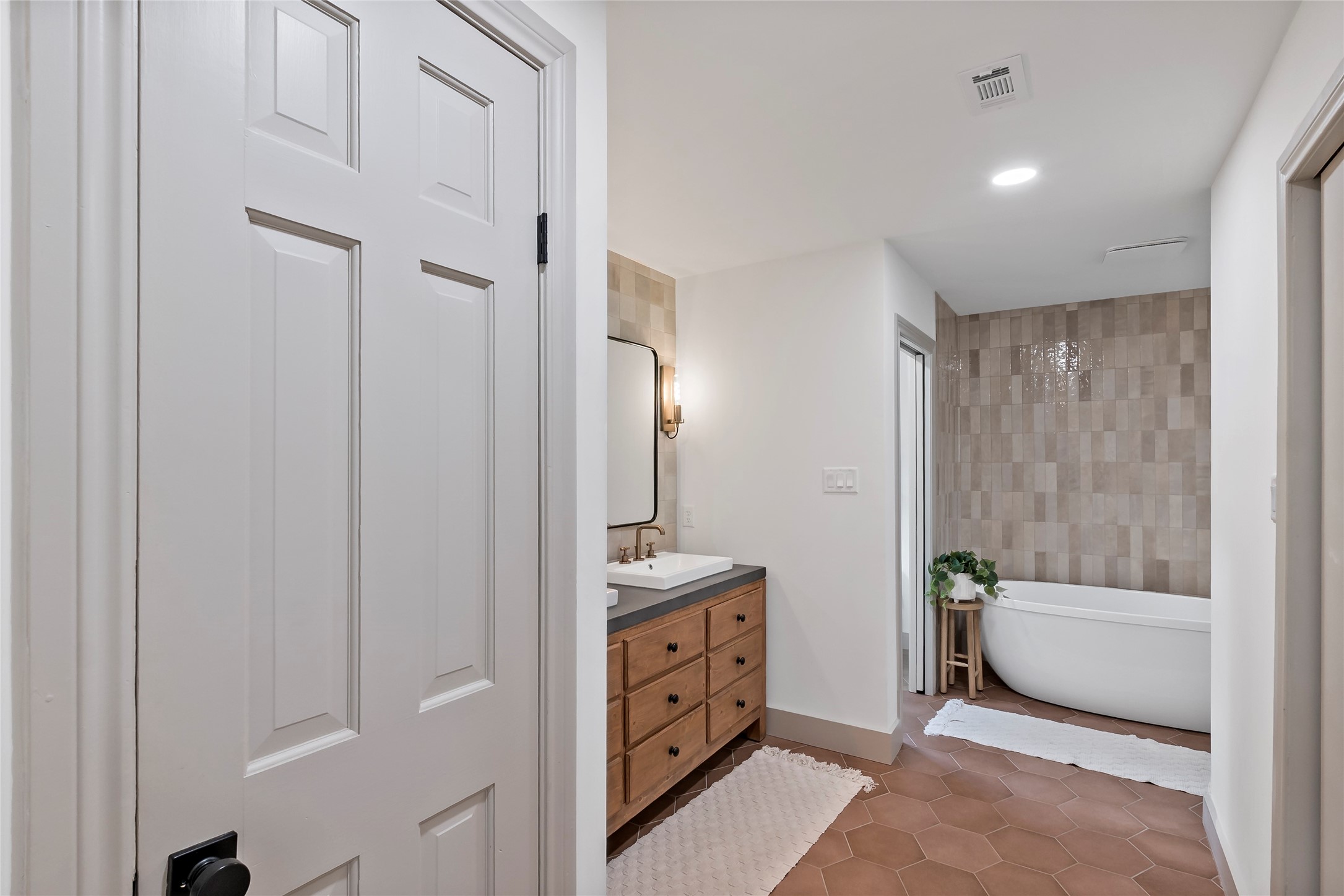 College Station, Texas, 77845, United States, 4 Bedrooms Bedrooms, ,5 BathroomsBathrooms,Residential,For Sale,1940376