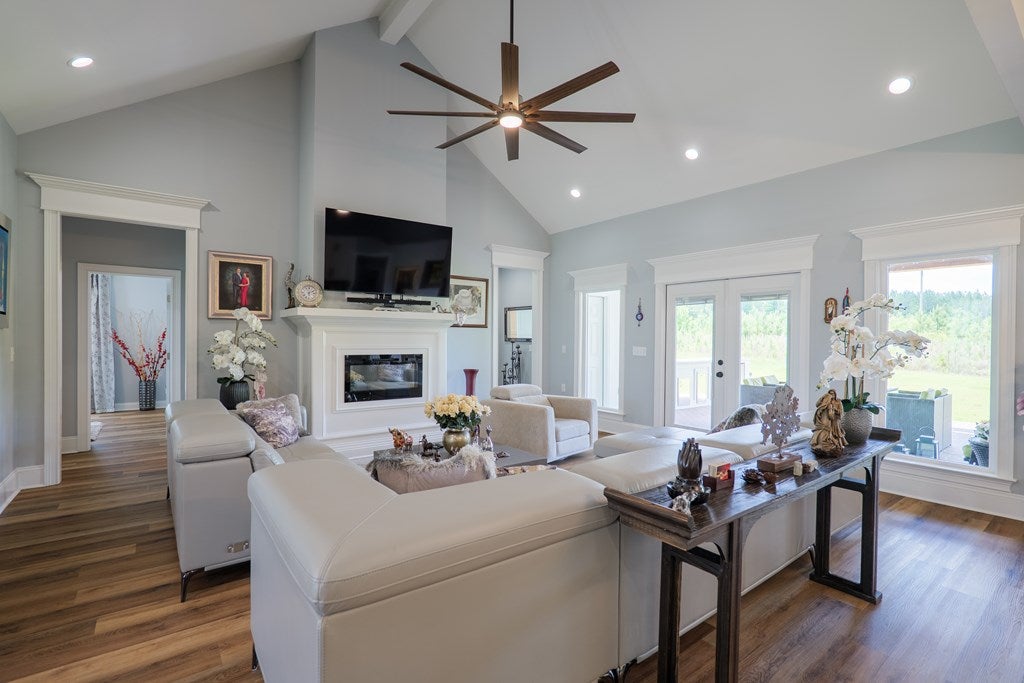 Valdosta, Georgia, 31601, United States, 4 Bedrooms Bedrooms, ,5 BathroomsBathrooms,Residential,For Sale,1991156