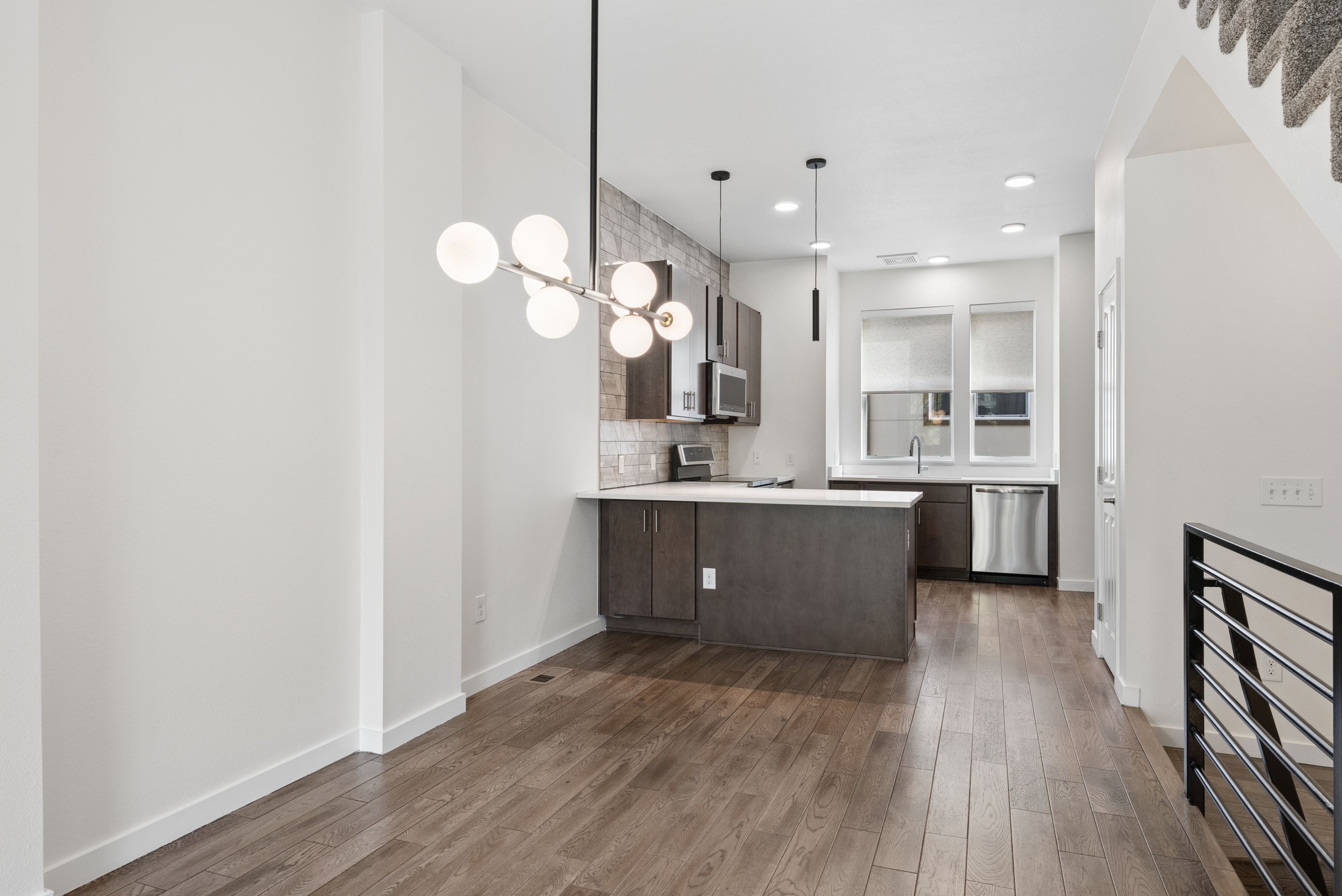  End-Unit Brownstone in North Capitol Hill - 物件實景