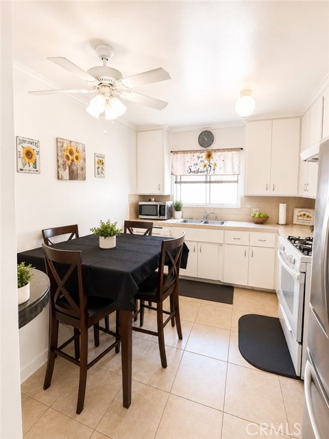 Montebello, California, 90640, United States, 10 Bedrooms Bedrooms, ,6 BathroomsBathrooms,Residential,For Sale,2044755