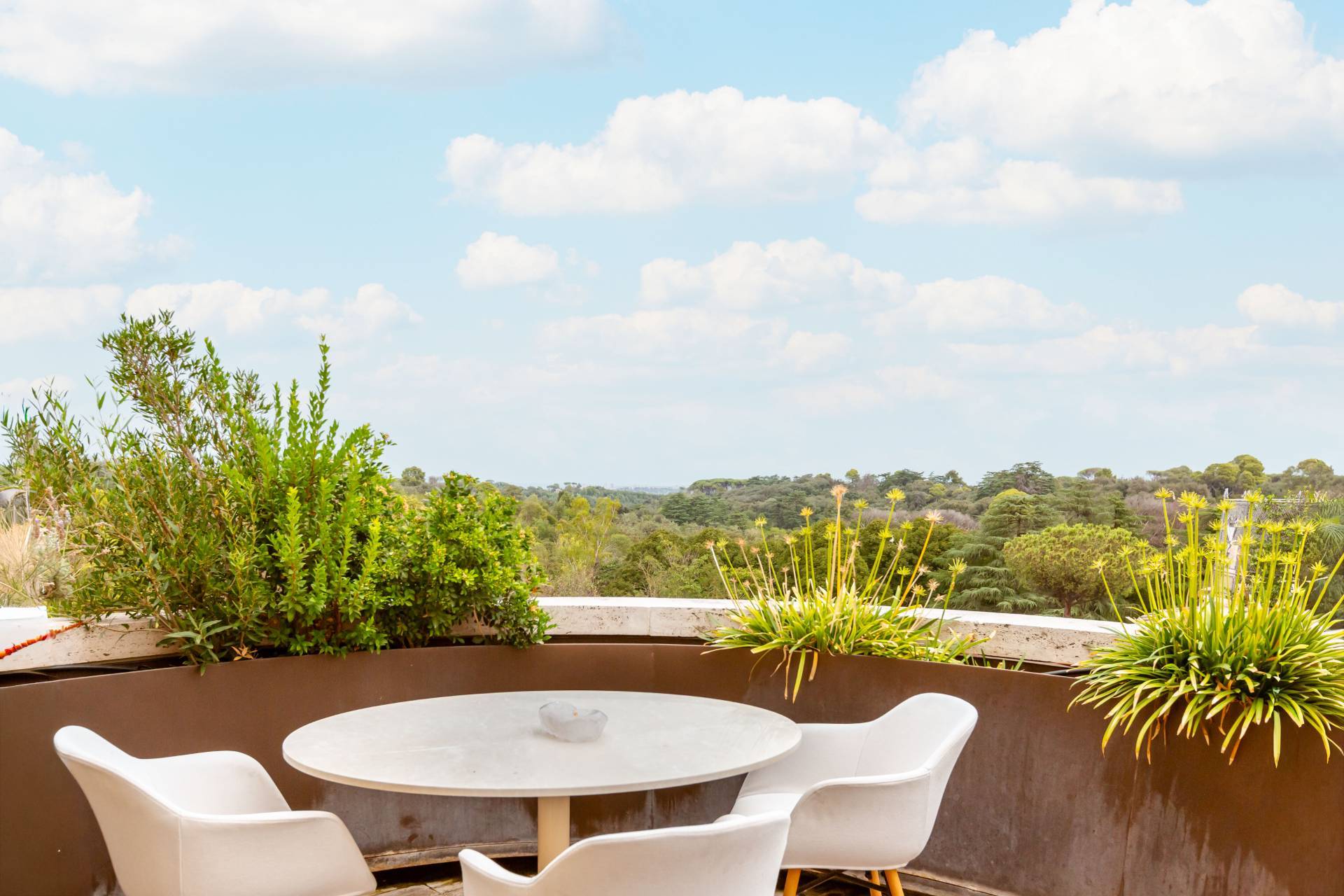 Roma, Roma, 00100, IT, 3 Bedrooms Bedrooms, ,4 BathroomsBathrooms,Residential,For Sale,1949736