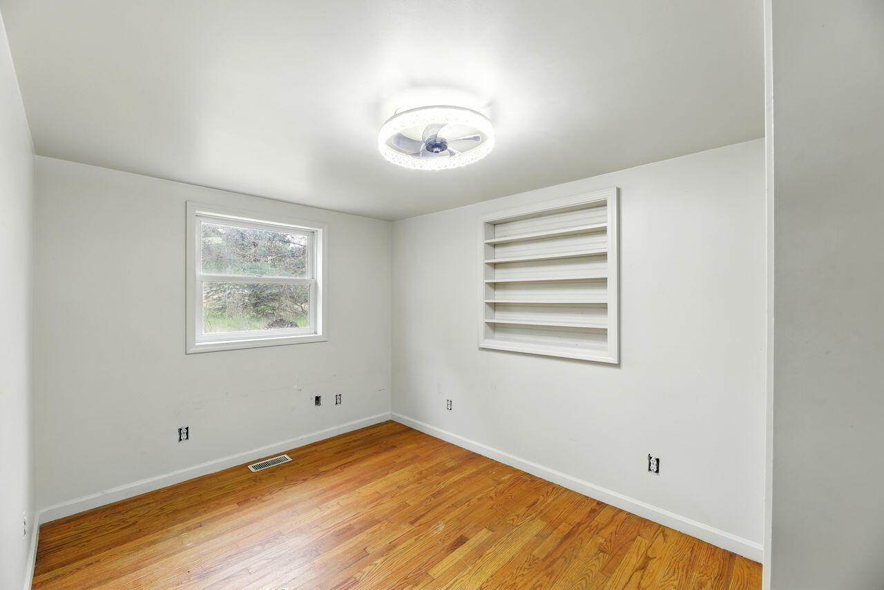 Three Oaks, Michigan, 49128, United States, 3 Bedrooms Bedrooms, ,2 BathroomsBathrooms,Residential,For Sale,1806121