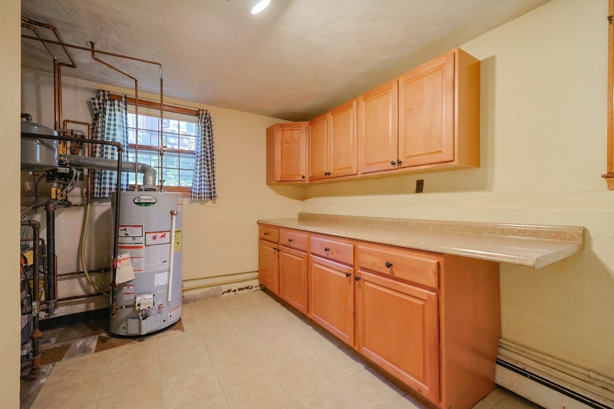 Reading, Massachusetts, 01867, United States, 3 Bedrooms Bedrooms, ,1 BathroomBathrooms,Residential,For Sale,1979486