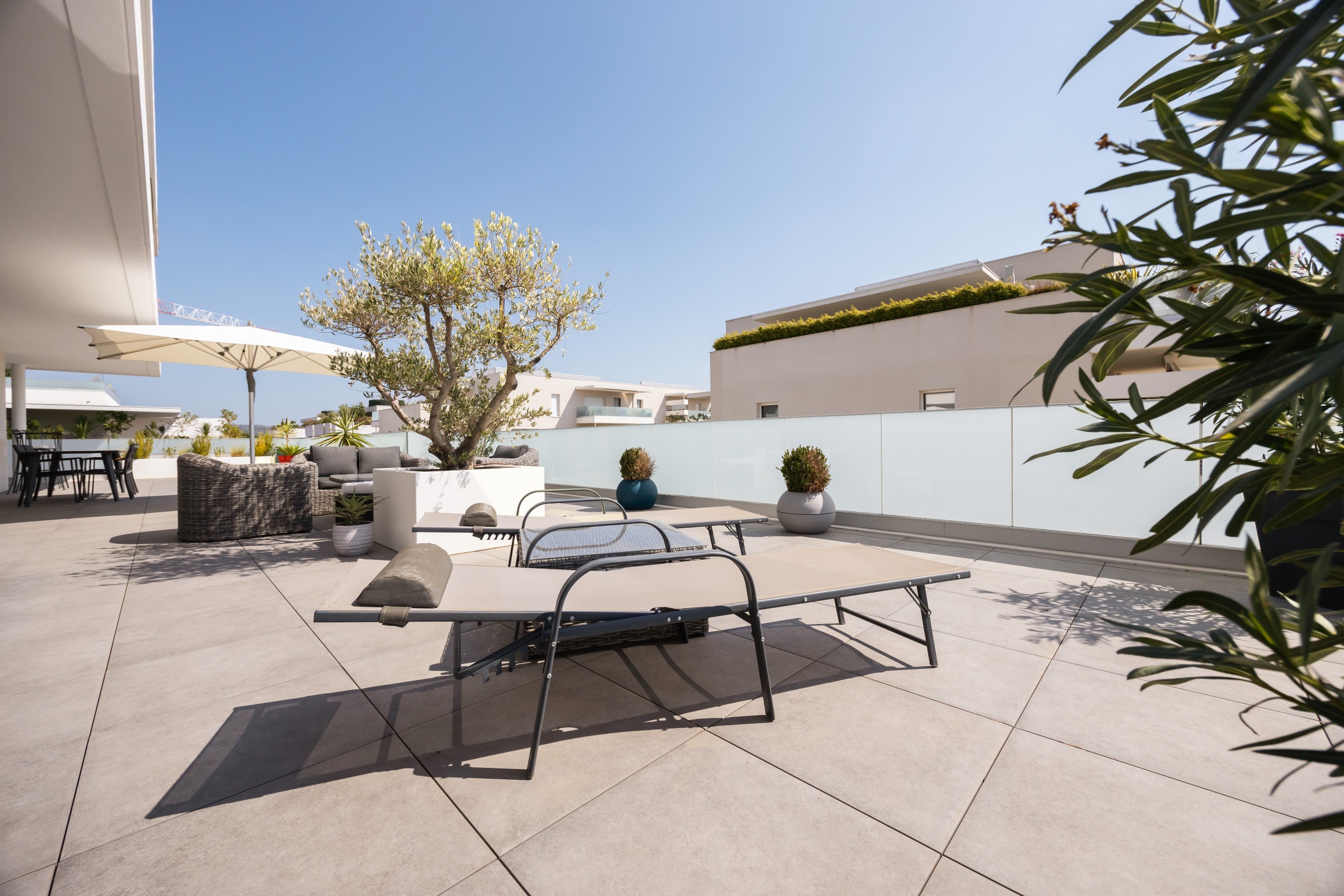  Contemporary Apartment with Exceptional 160 m² Terrace - 物件實景