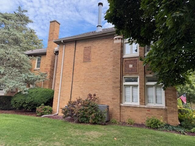 St. Joseph, Michigan, 49085, United States, 2 Bedrooms Bedrooms, ,4 BathroomsBathrooms,Residential,For Sale,1949511