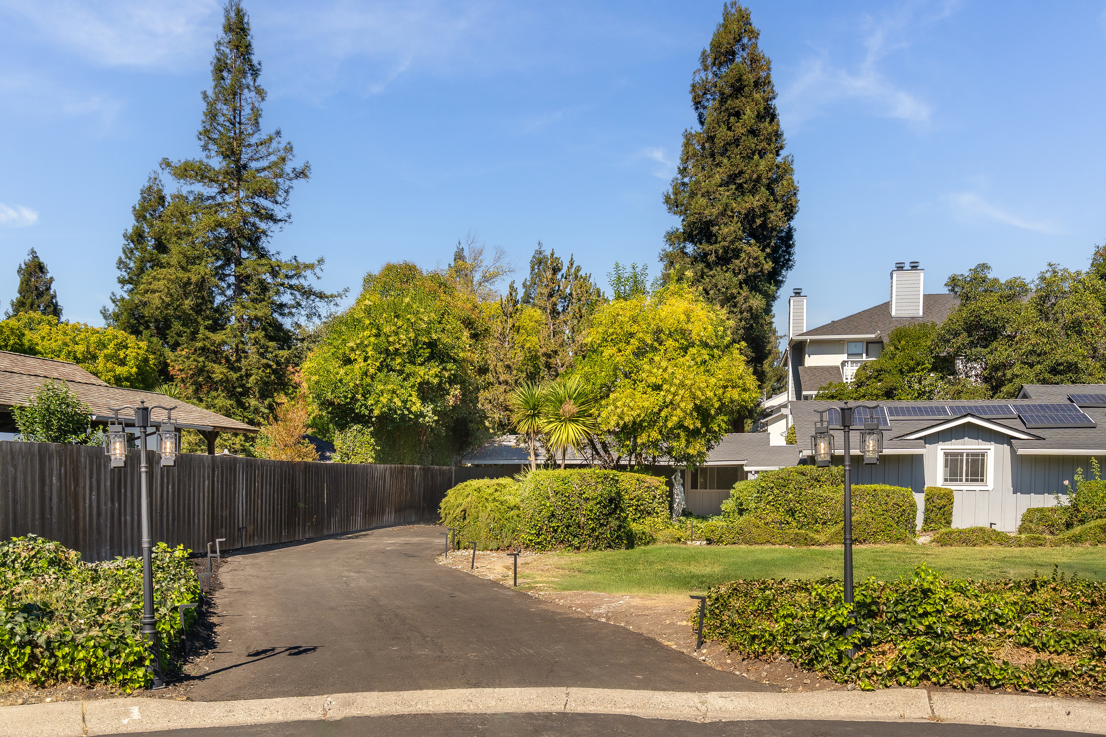  California Rancher with Privacy and Proximity - 物件實景