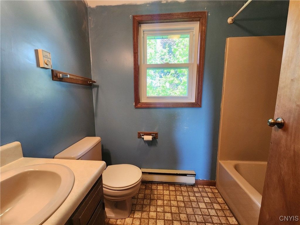 Skaneateles, New York, 13152, United States, 3 Bedrooms Bedrooms, ,3 BathroomsBathrooms,Residential,For Sale,1840315
