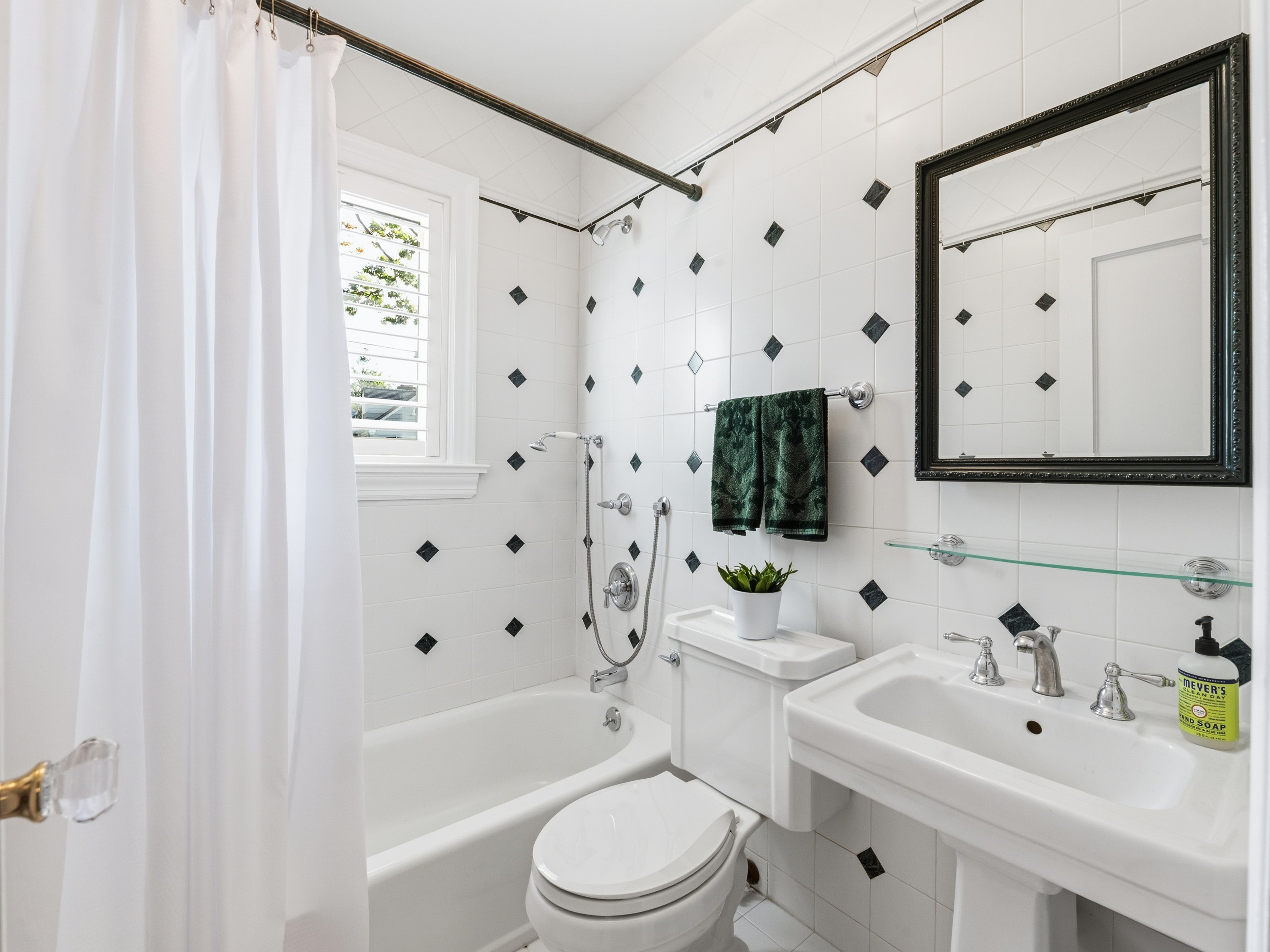  403 Ryder Road, Manhasset, NY 11030 - 物件實景