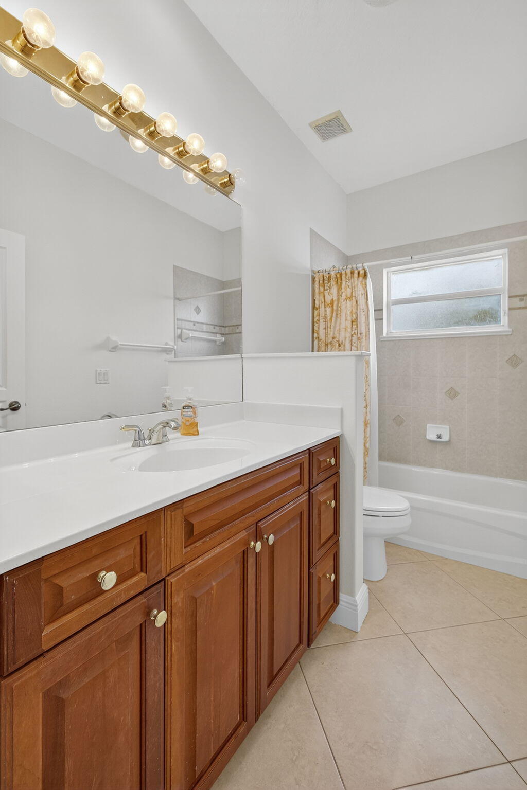 Port Saint Lucie, Florida, 34983, United States, 4 Bedrooms Bedrooms, ,2 BathroomsBathrooms,Residential,For Sale,1959022