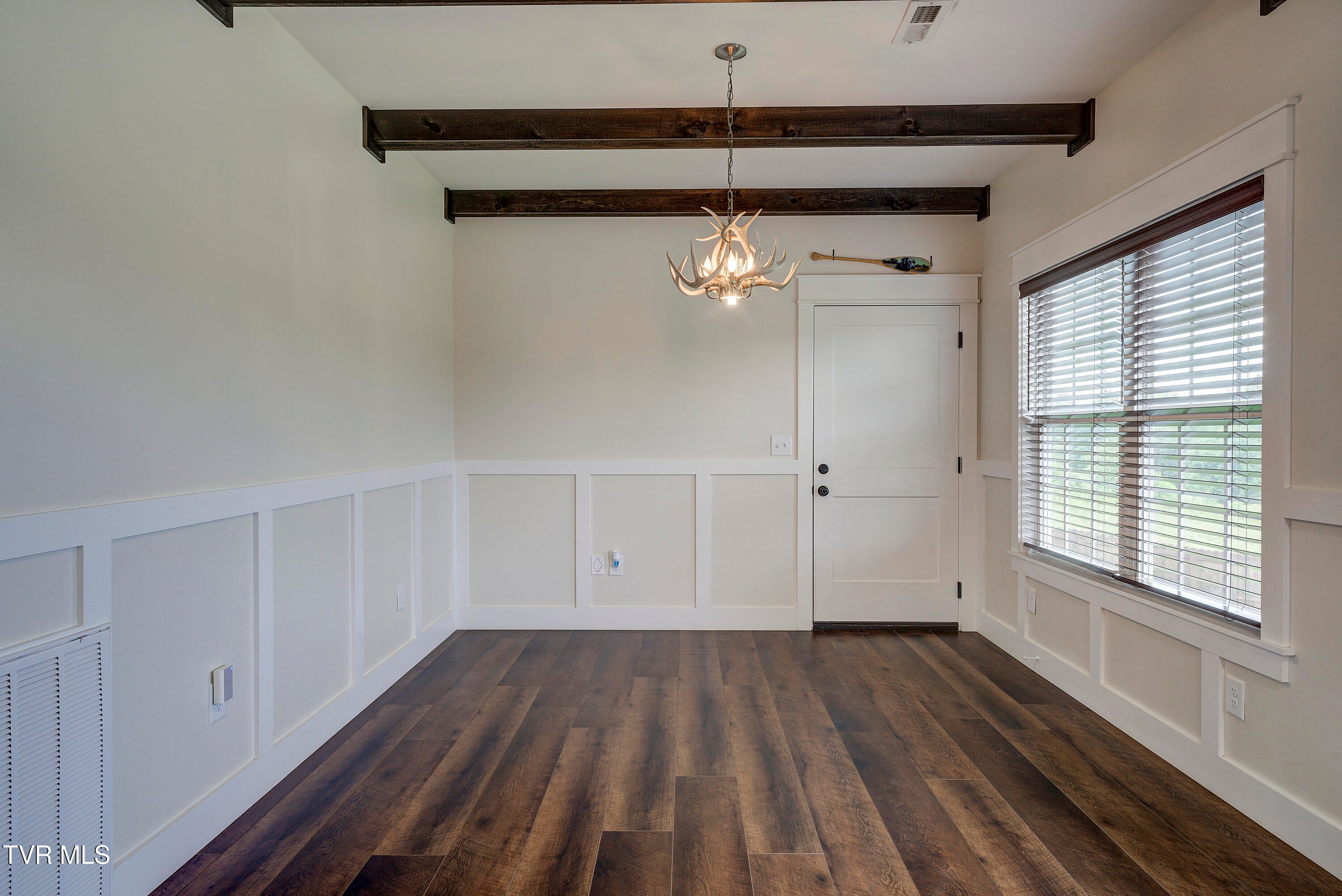 Jonesborough, Tennessee, 37659, United States, 3 Bedrooms Bedrooms, ,3 BathroomsBathrooms,Residential,For Sale,2000910