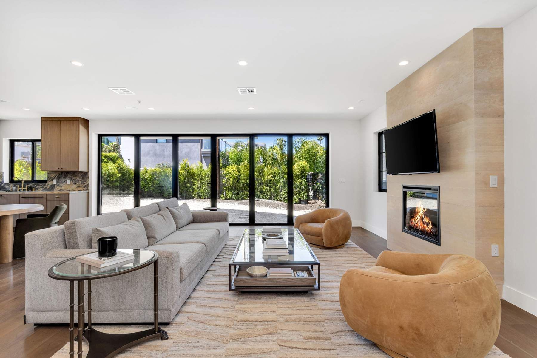  8671 Clifton Way - 物件實景