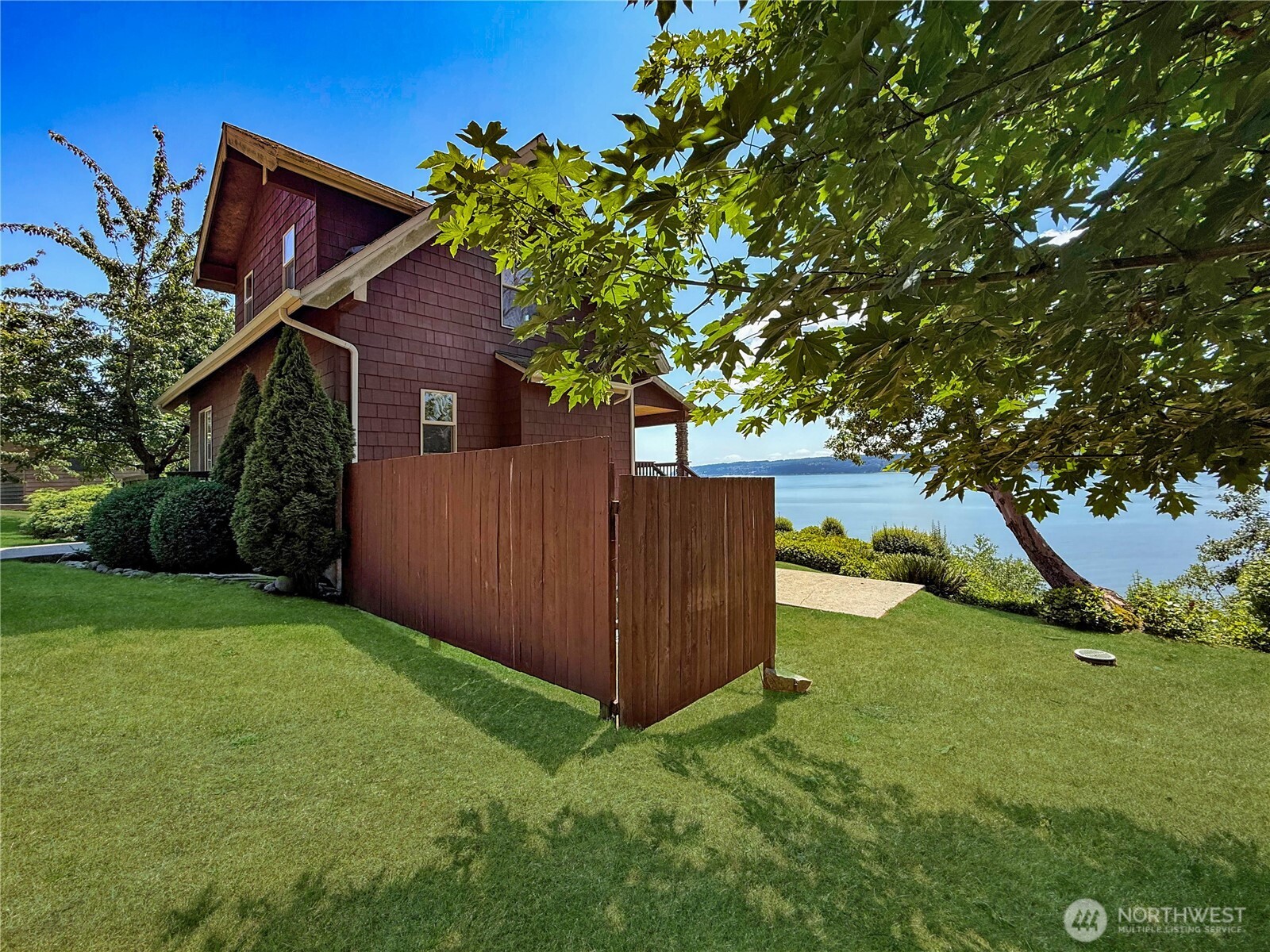 Everett, Washington, 98206, United States, 2 Bedrooms Bedrooms, ,1 BathroomBathrooms,Residential,For Sale,1982450