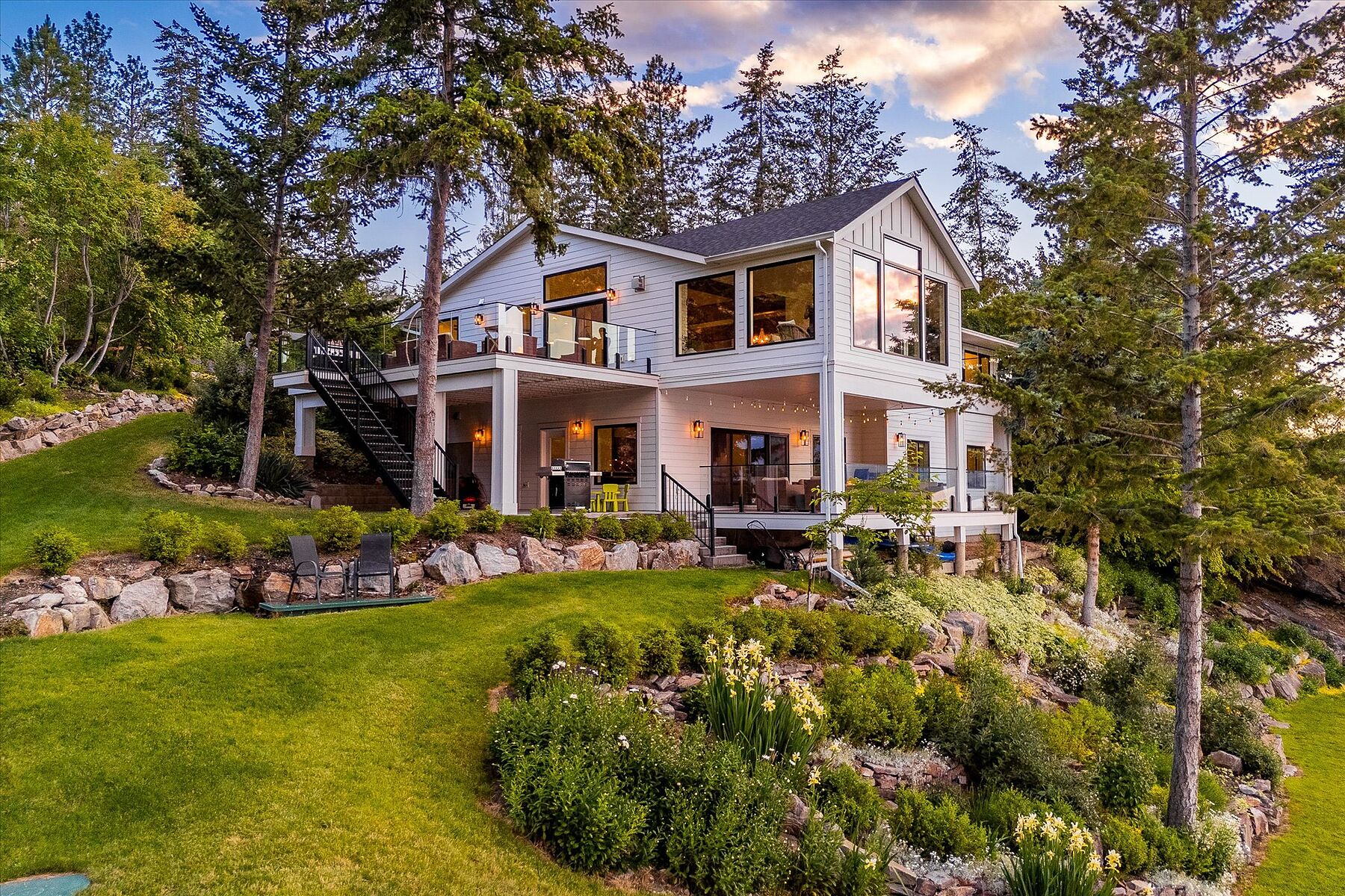  Stunning Home with Privacy - 物件實景