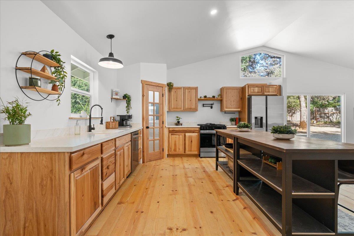 Nevada City, California, 95959, United States, 4 Bedrooms Bedrooms, ,2 BathroomsBathrooms,Residential,For Sale,1916710