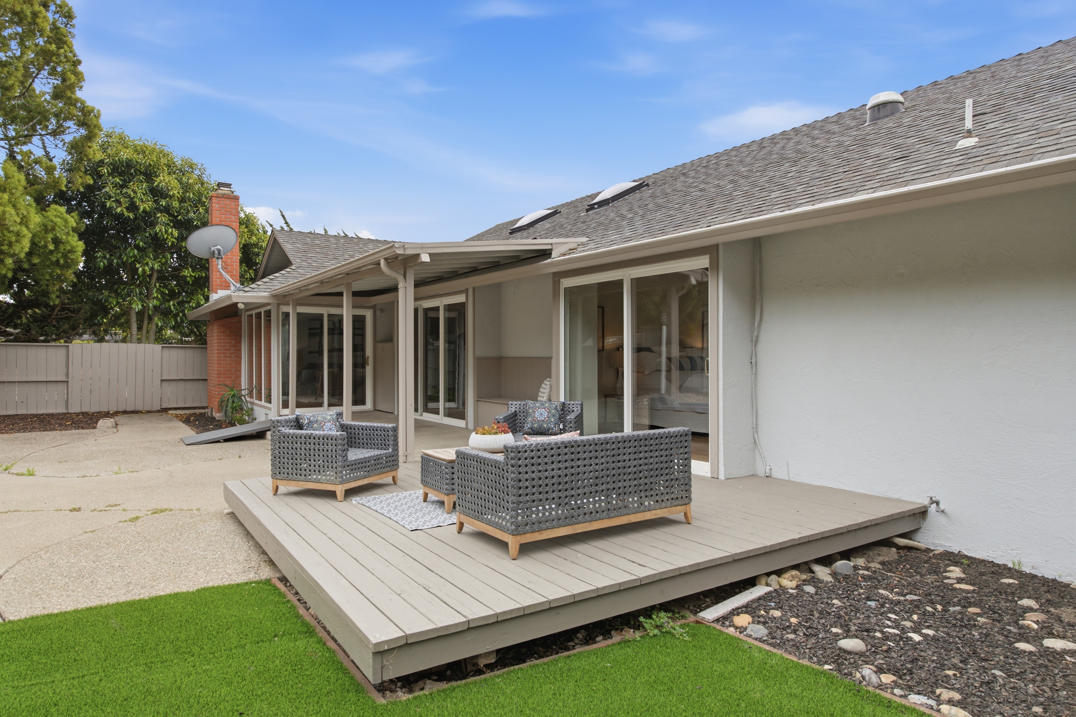  Spacious Single-Level Home on an Expansive Lot - 物件實景