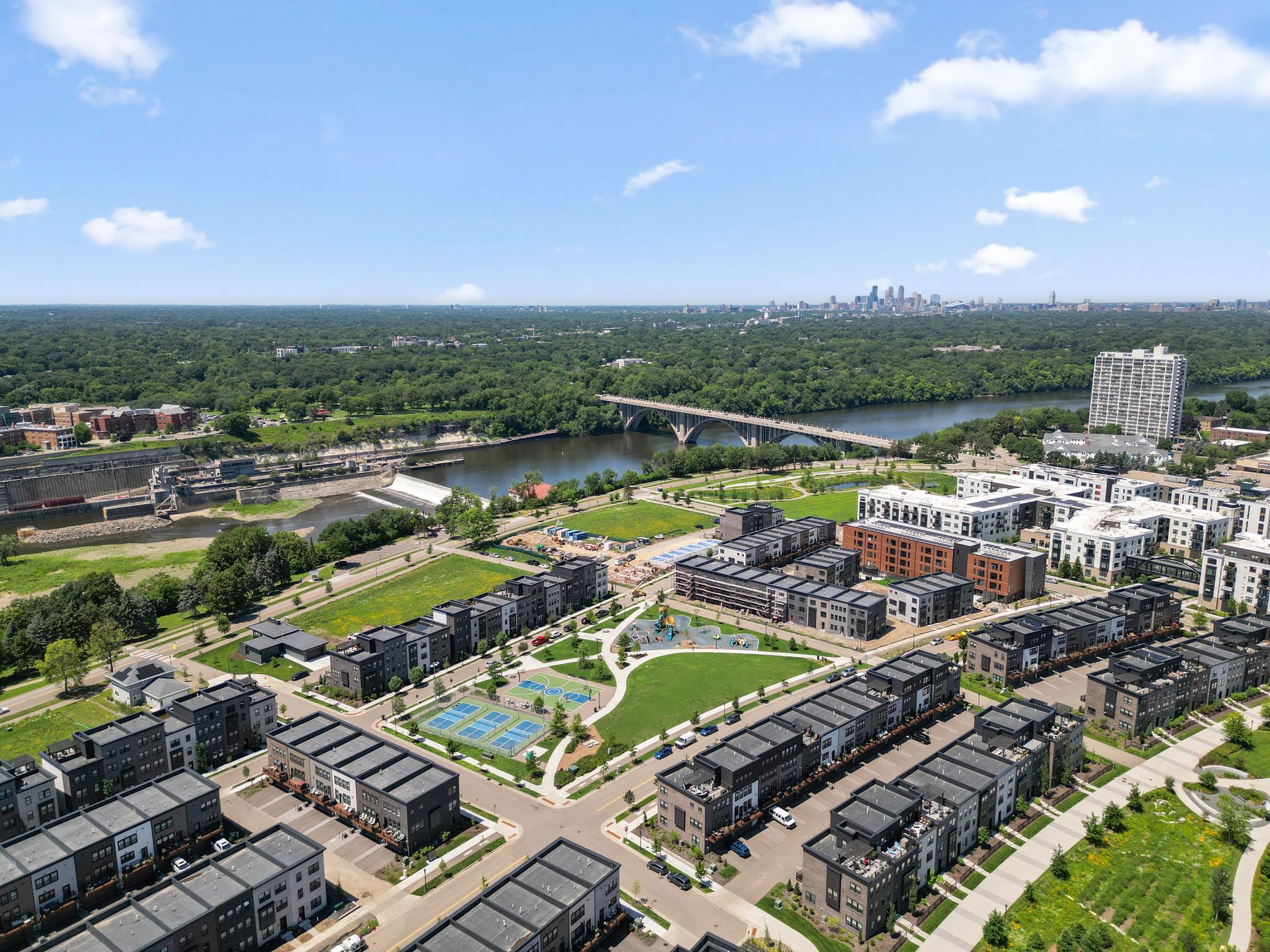  Urban Living at Its Finest: Expansive Highland Bridge Rowhome with River Views - 物件實景