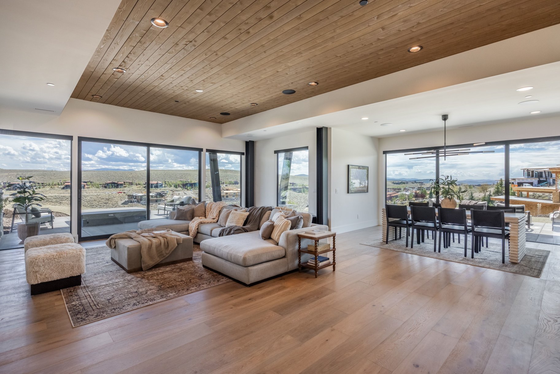  Stunning Promontory Residence Directly Across from The Beach Club - 物件實景