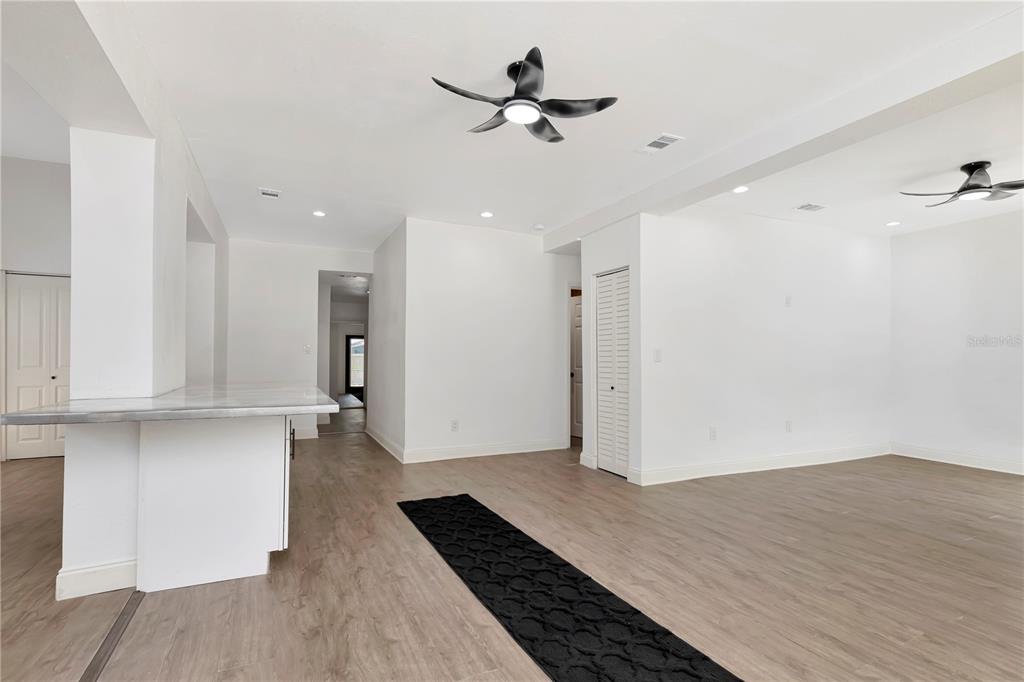 St Petersburg, Florida, 33713, United States, 4 Bedrooms Bedrooms, ,3 BathroomsBathrooms,Residential,For Sale,1932067