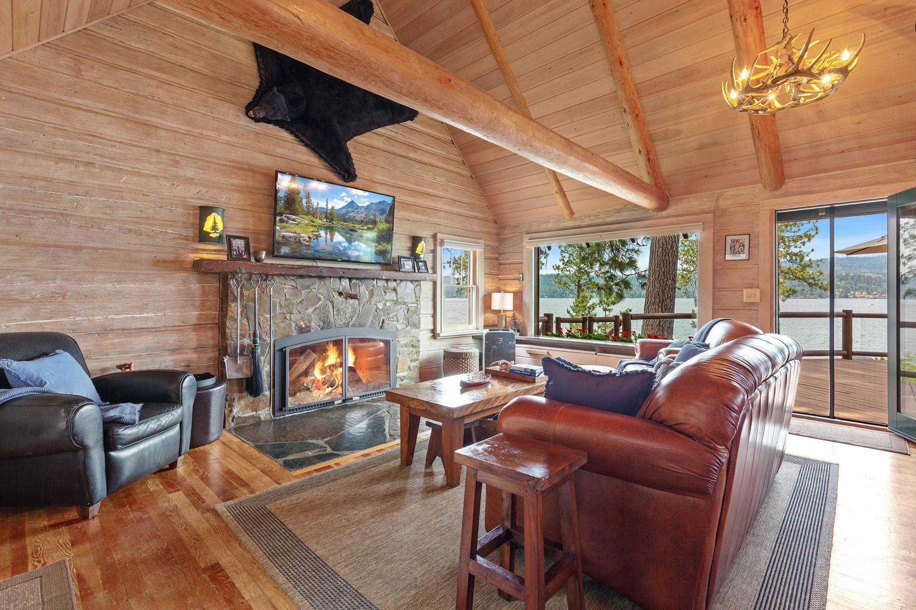  Captivating Upscale Log Lakefront Retreat - 物件實景