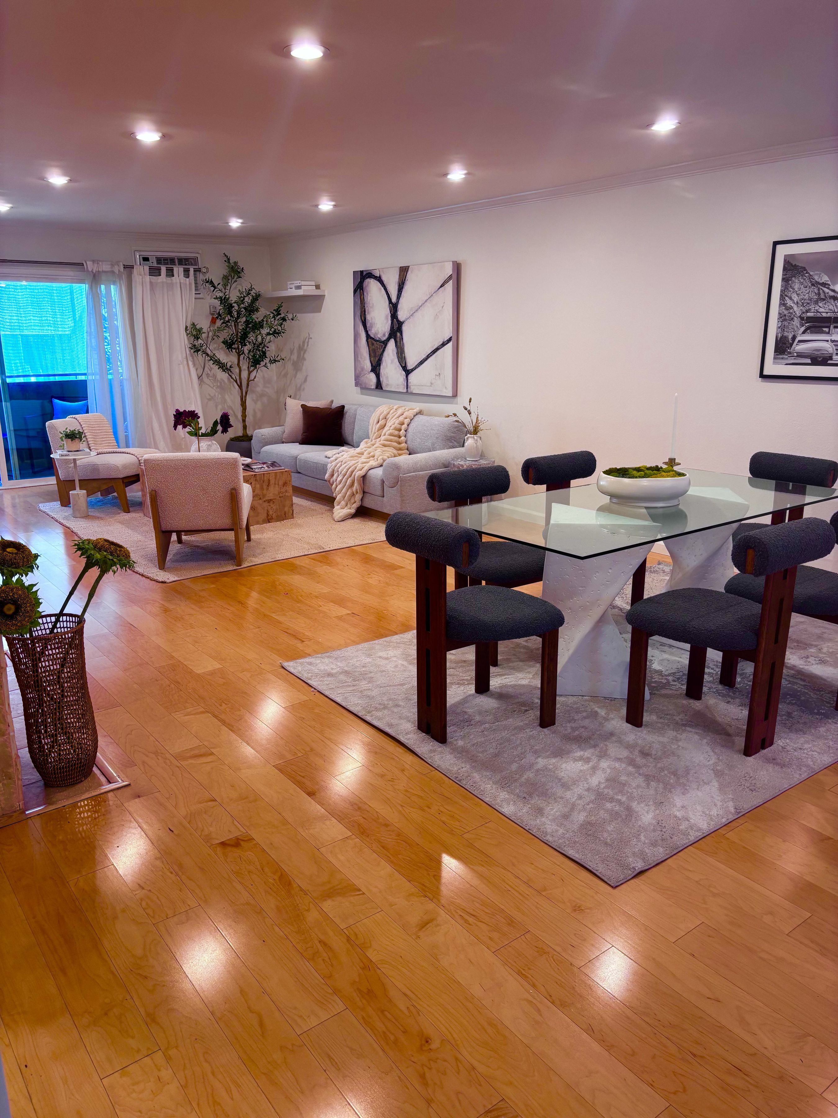  2320 S Bentley Ave - 物件實景