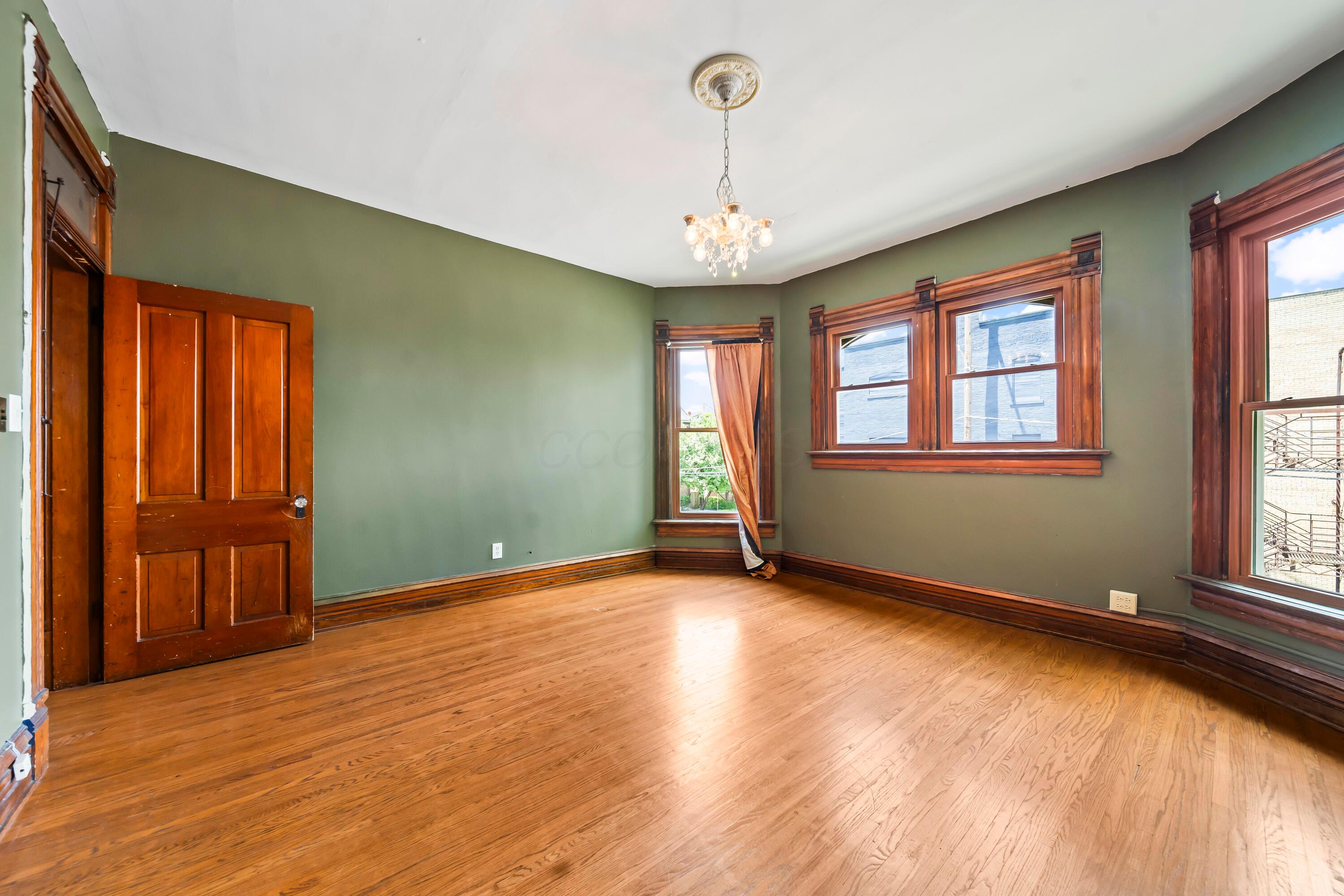 Columbus, Ohio, 43205, United States, 4 Bedrooms Bedrooms, ,3 BathroomsBathrooms,Residential,For Sale,1866885