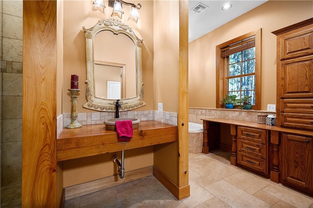 Trout, Louisiana, 71371, United States, 3 Bedrooms Bedrooms, ,4 BathroomsBathrooms,Residential,For Sale,1982667