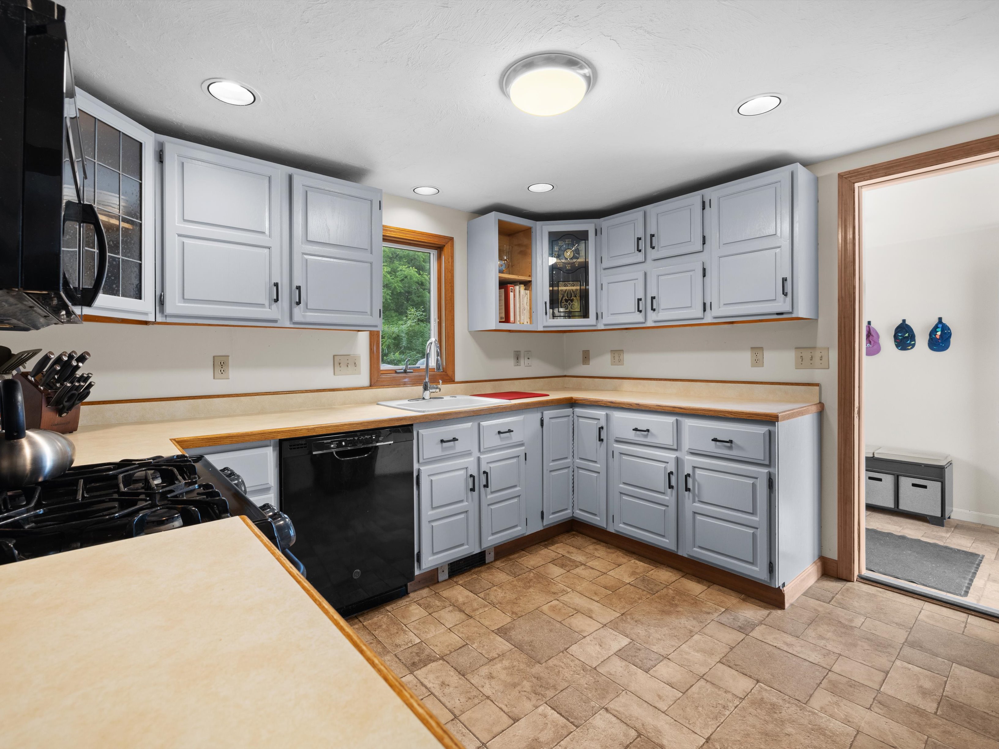 15 Walker Street, Westborough, MA 01581 - 物件實景