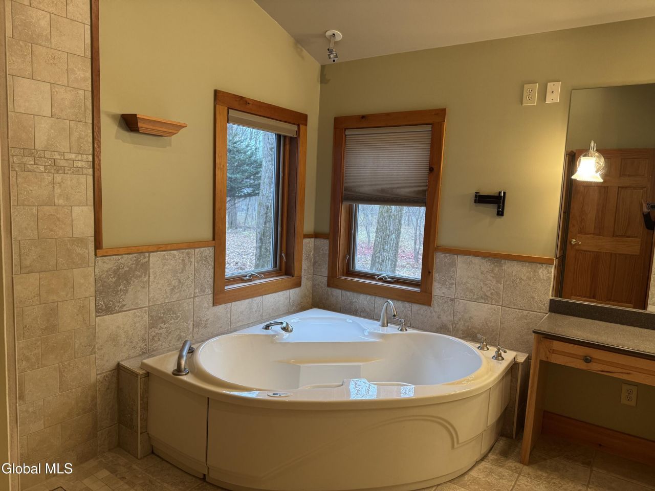 Rexford, New York, 12148, United States, 3 Bedrooms Bedrooms, ,3 BathroomsBathrooms,Residential,For Sale,2001928