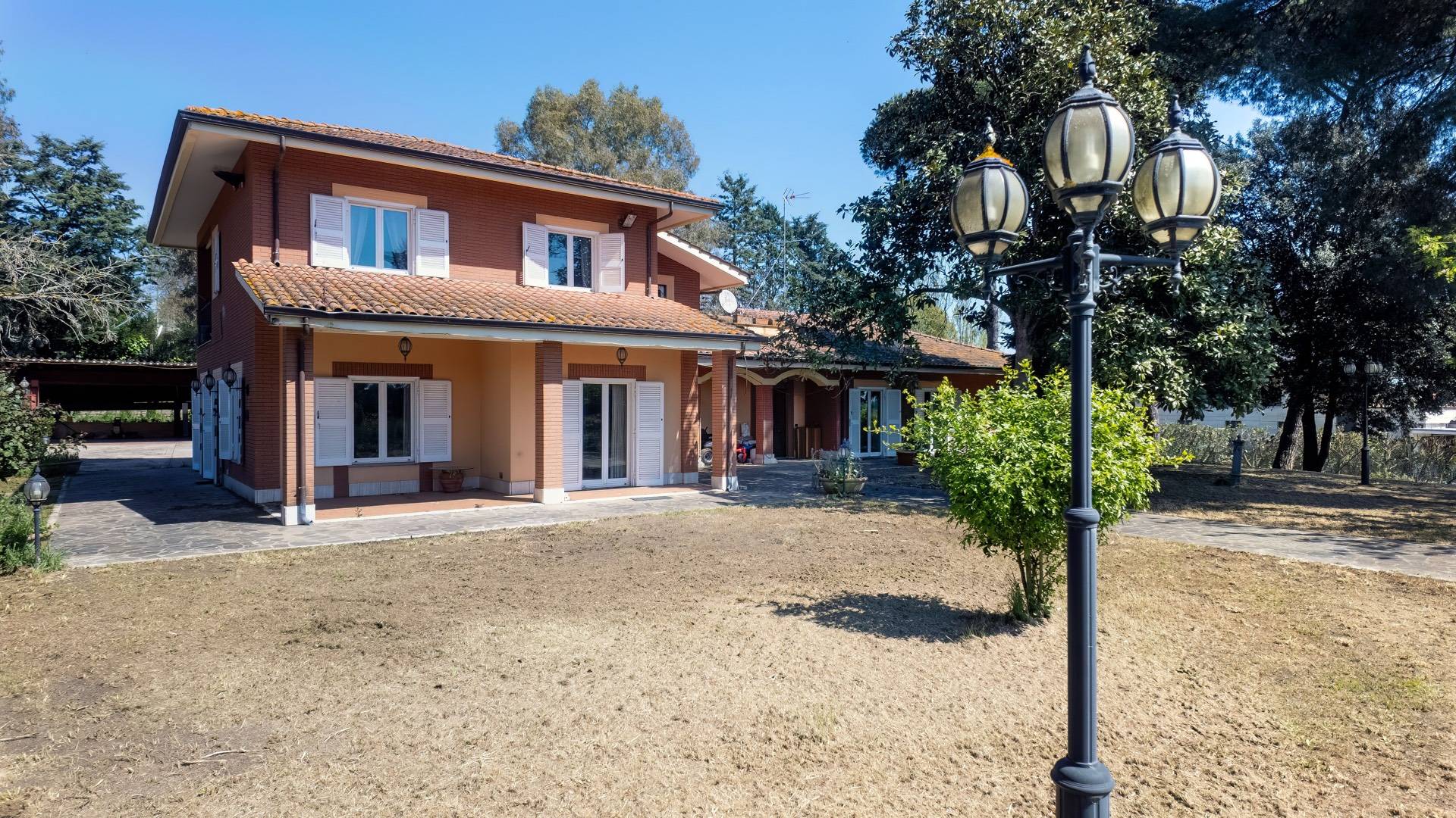 Roma, Roma, 00100, IT, 4 Bedrooms Bedrooms, ,4 BathroomsBathrooms,Residential,For Sale,1932410