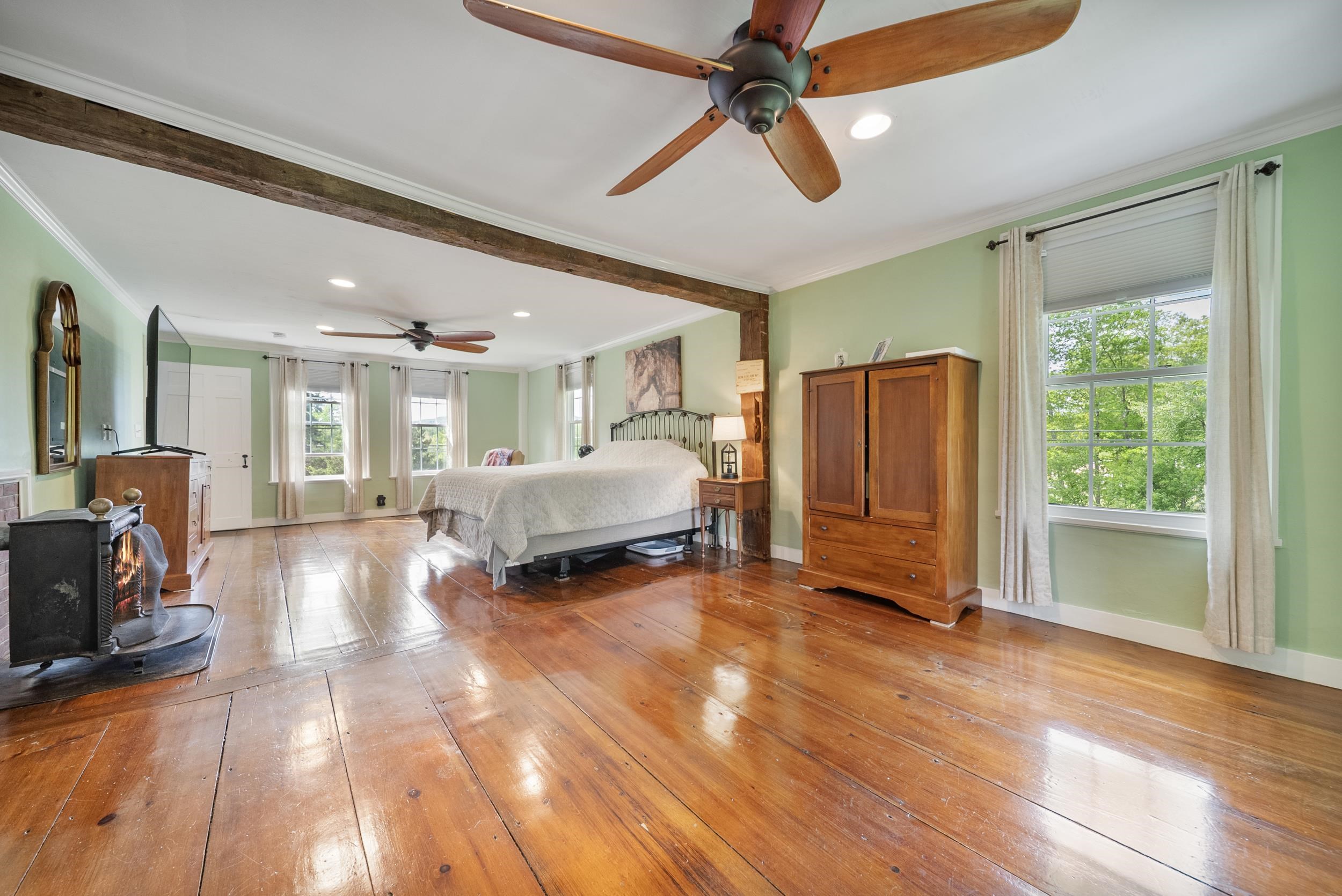 Francestown, New Hampshire, 03043, United States, 5 Bedrooms Bedrooms, ,4 BathroomsBathrooms,Residential,For Sale,1827172
