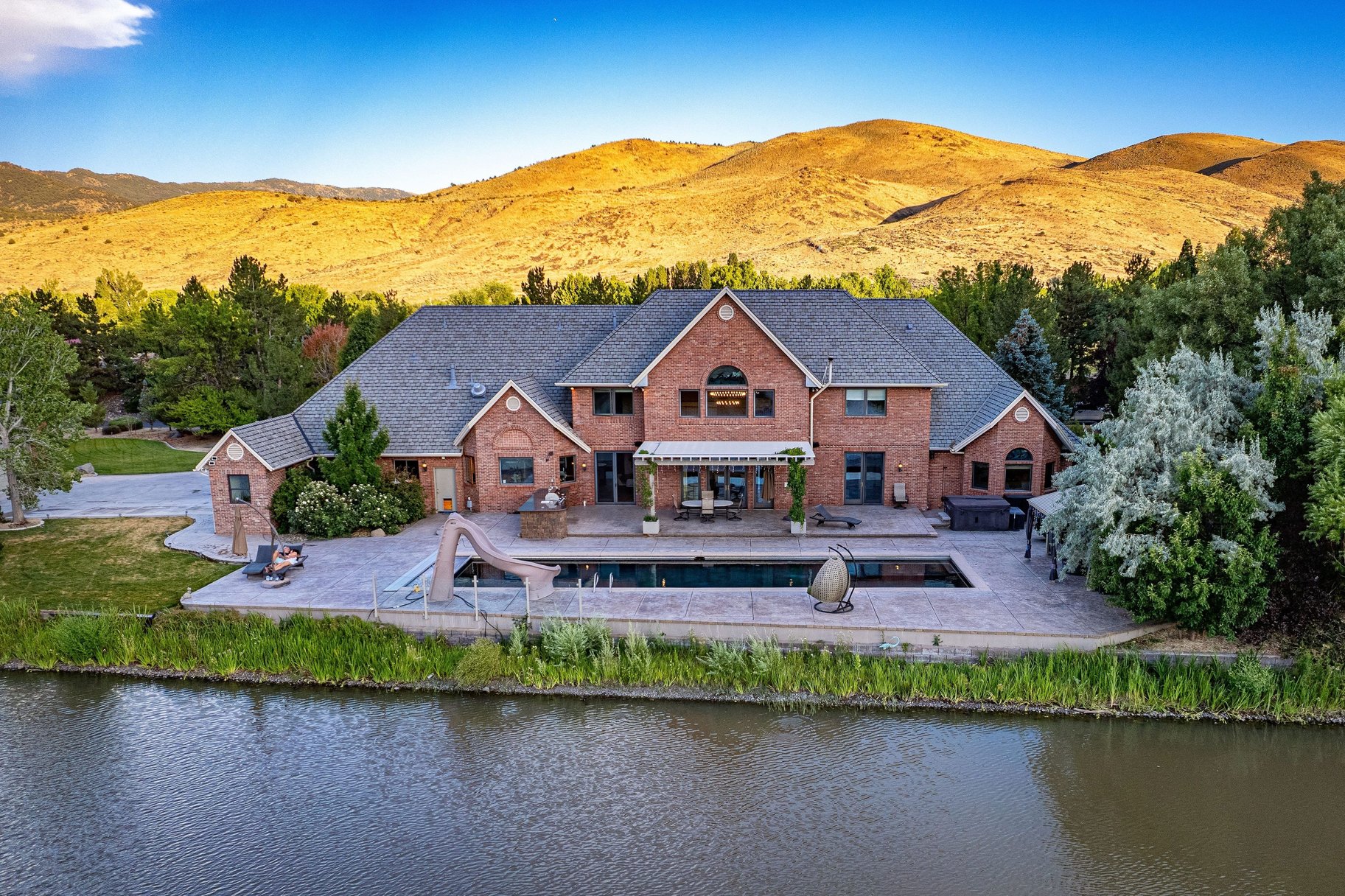  A Rare Lakefront Estate in the Heart of Reno no in One of Northern Nevada