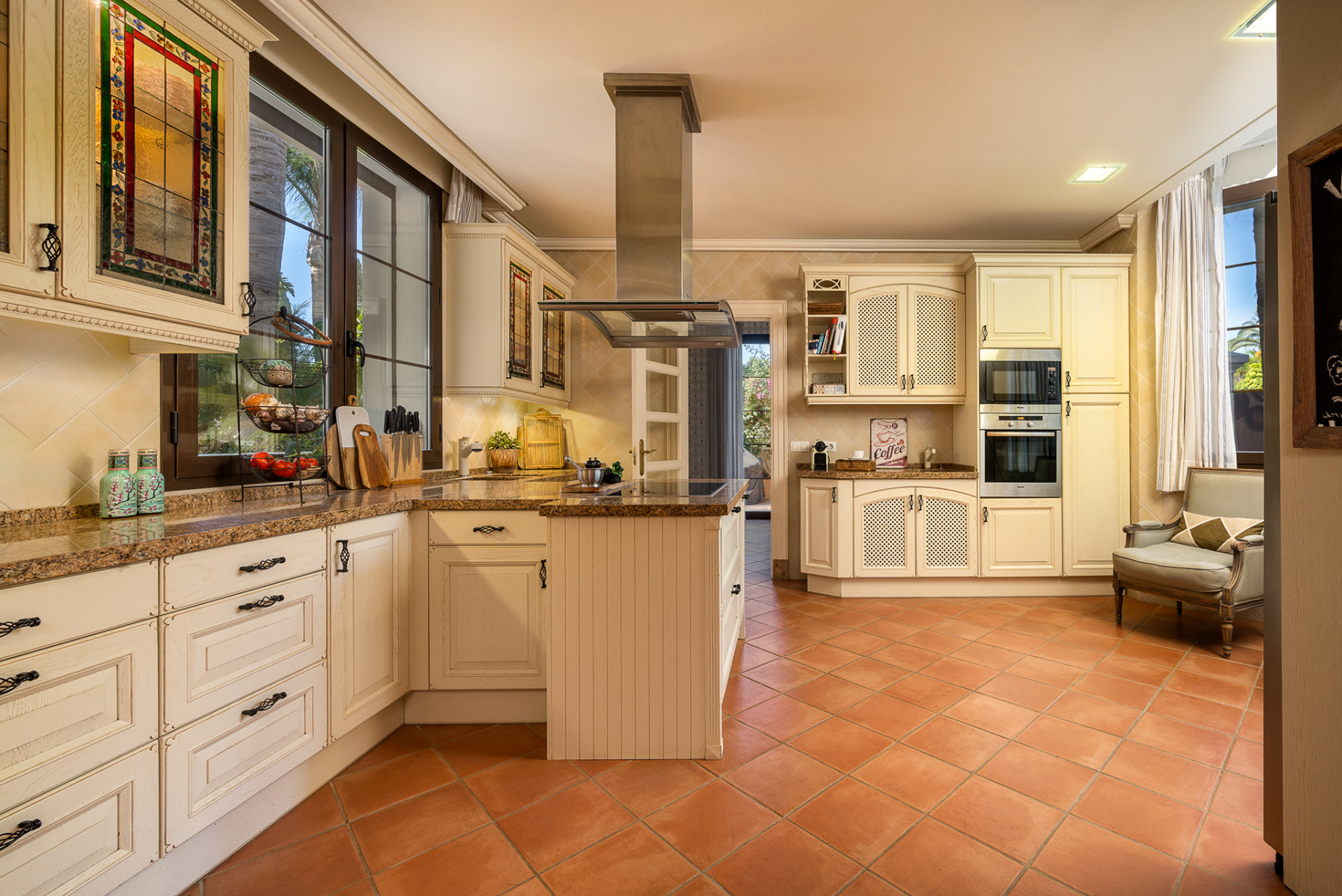  Majestic Villa in the Iconic Beachside Community Guadalmina Baja - 物件實景