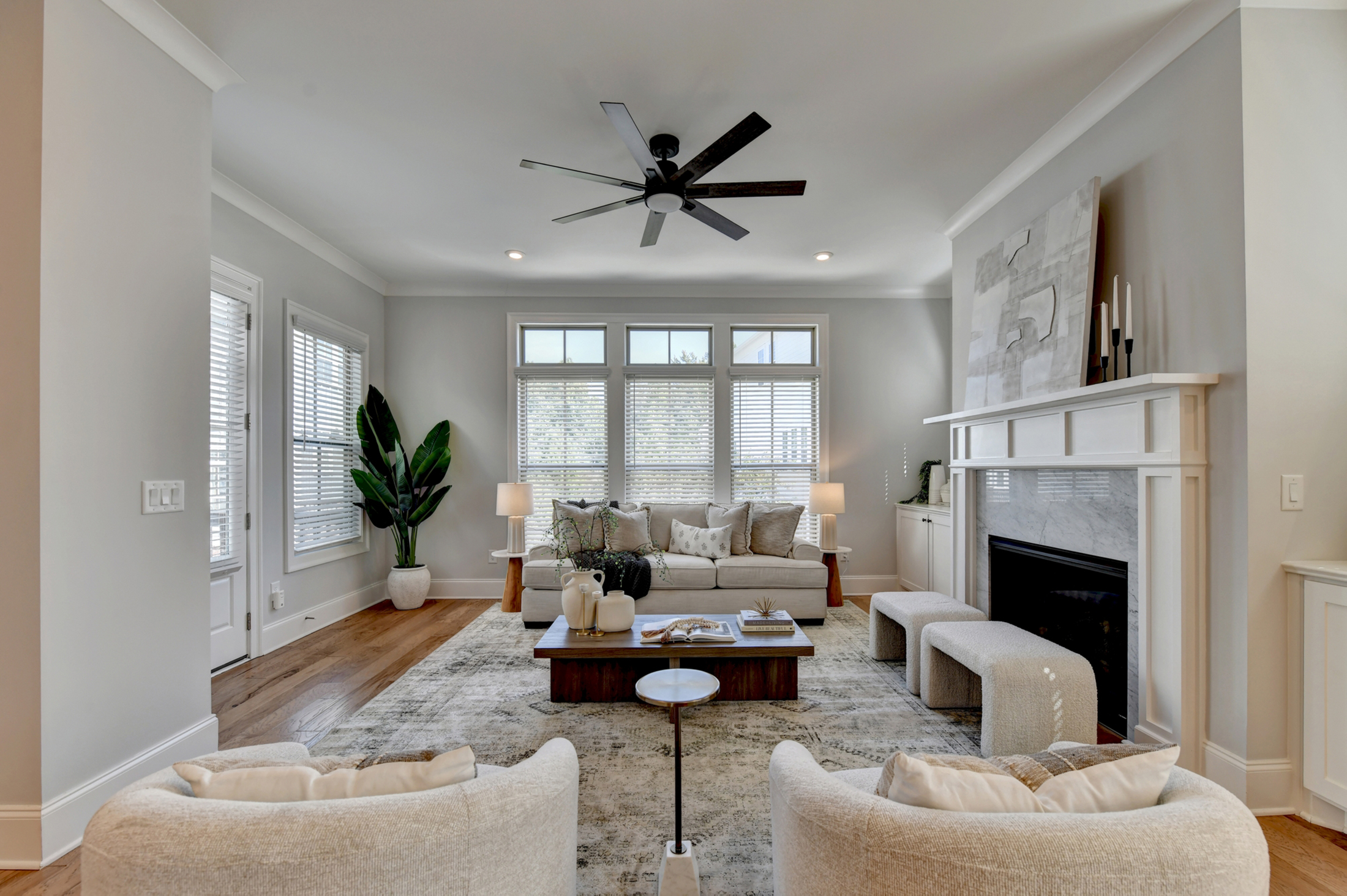  Thoughtfully Designed Milton Home Offers Low-maintenance Living - 物件實景