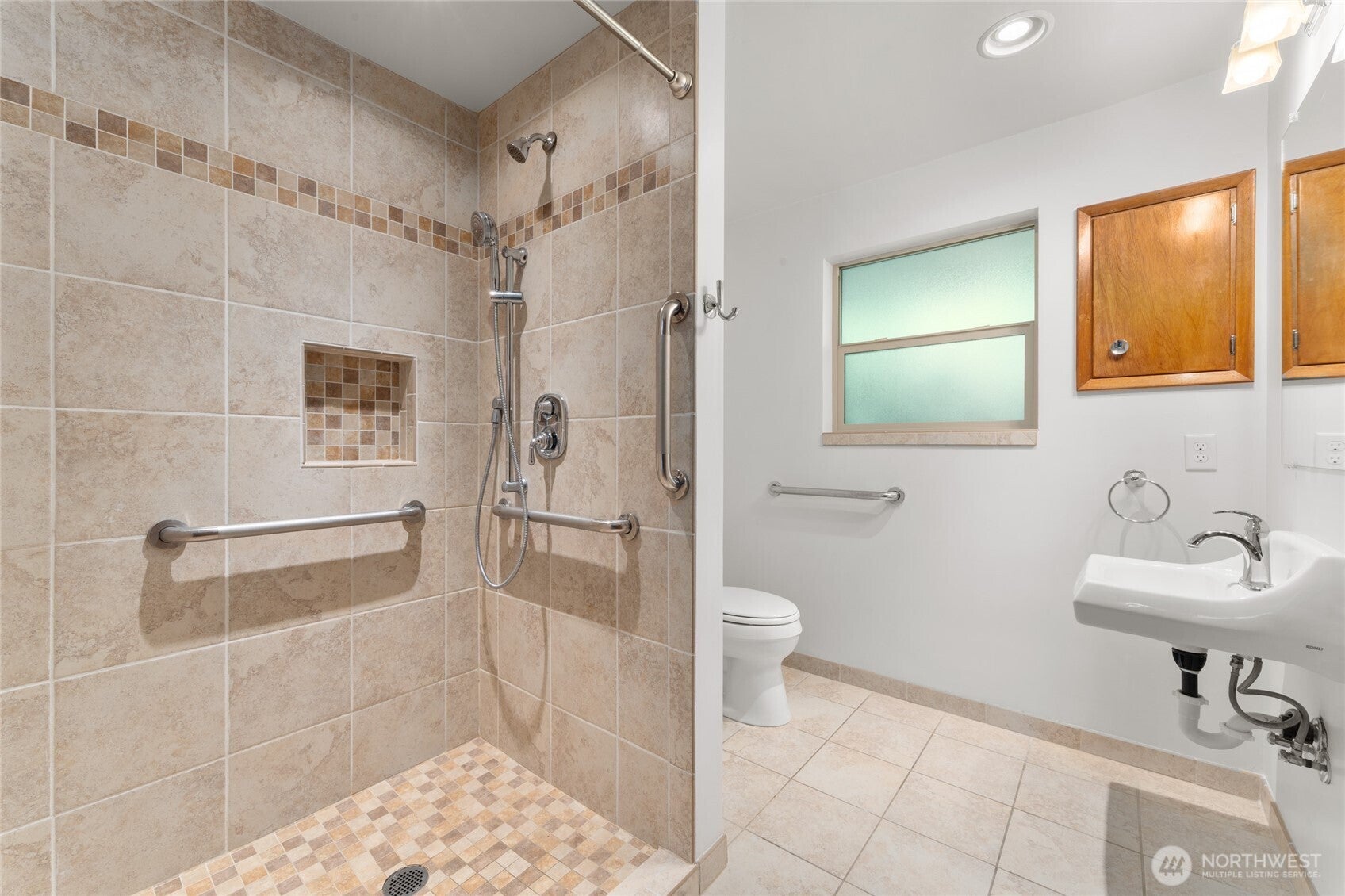 East Wenatchee, Washington, 98802, United States, 3 Bedrooms Bedrooms, ,Residential,For Sale,1908780