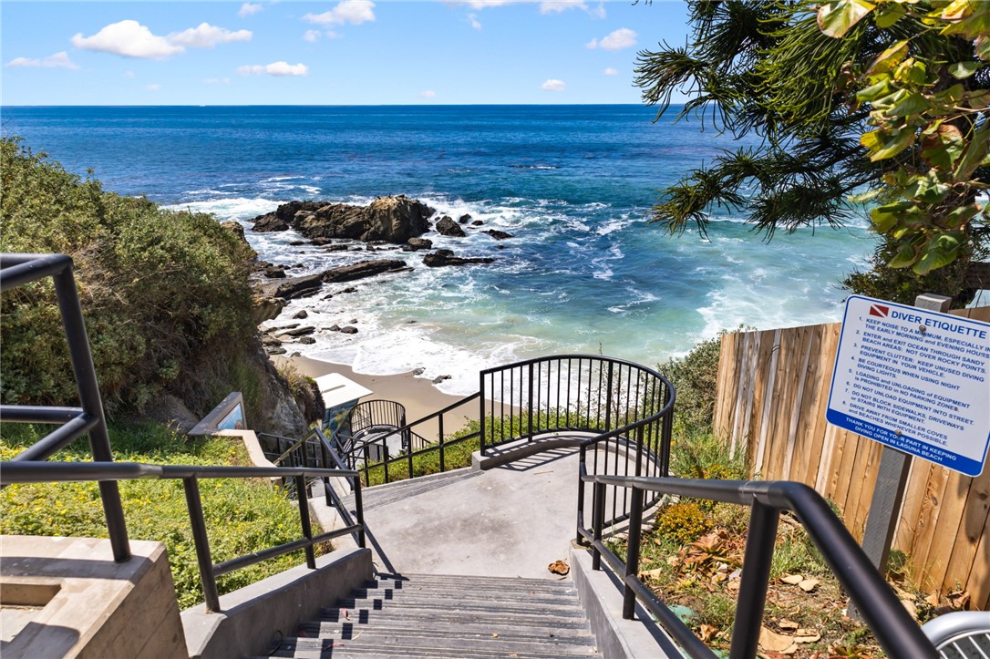 Laguna Beach, California, 92651, United States, 2 Bedrooms Bedrooms, ,3 BathroomsBathrooms,Residential,For Sale,1805517
