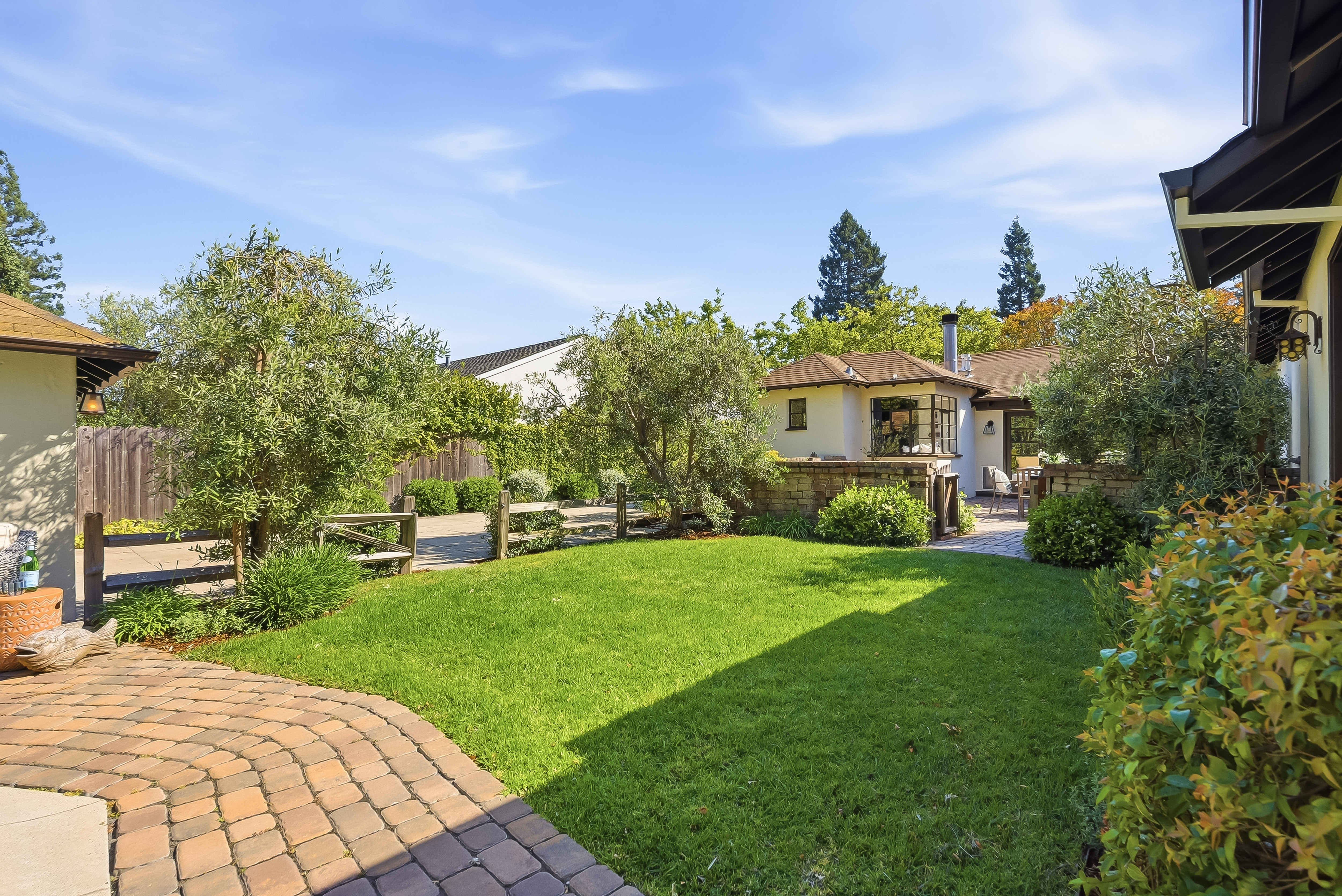  Exceptional Edgewood Park Home - 物件實景