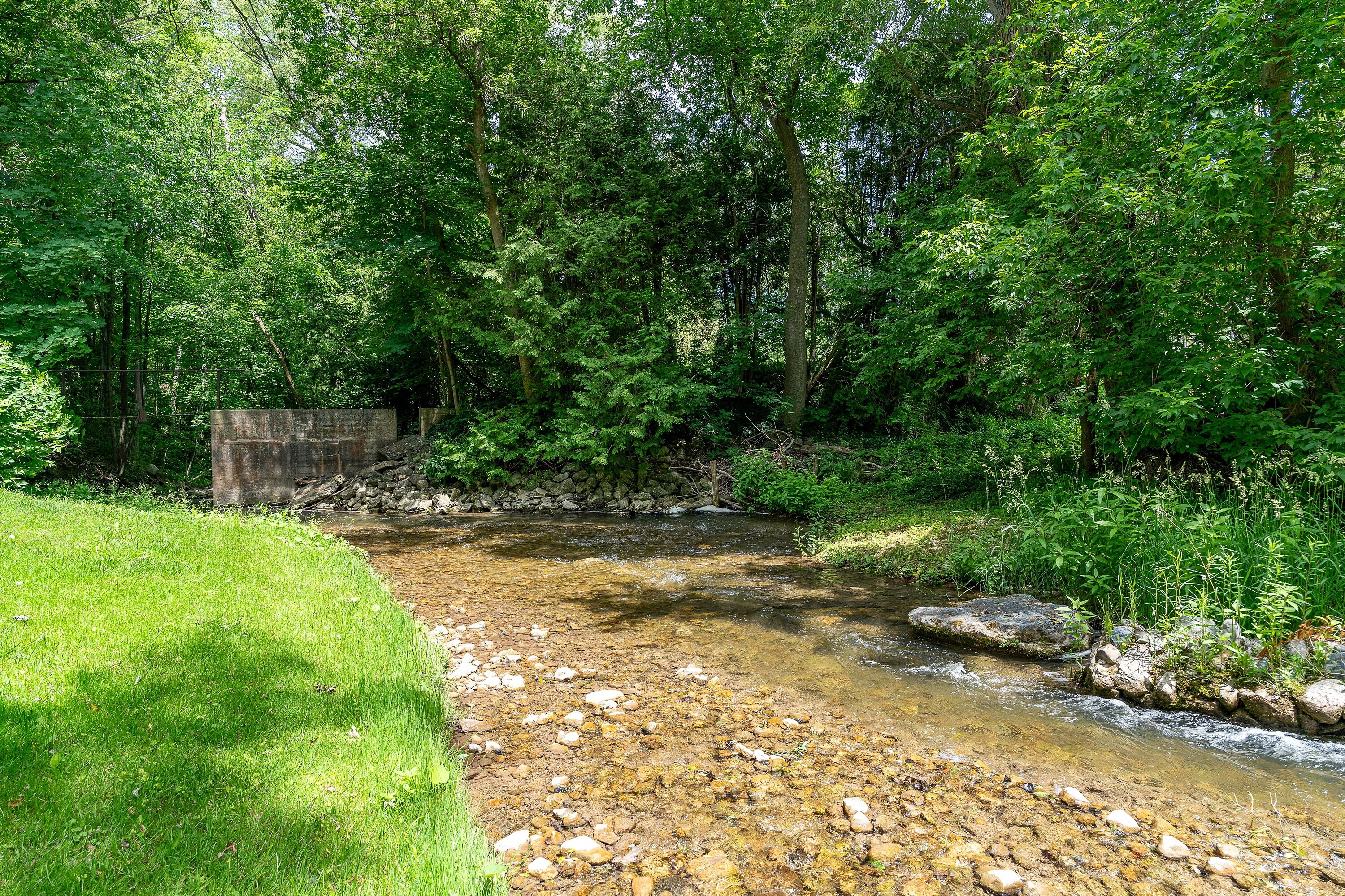  1.77-Acre Sanctuary - 物件實景