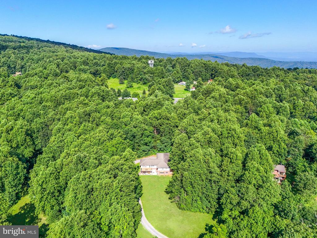 Chester Gap, Virginia, 22623, United States, 4 Bedrooms Bedrooms, ,4 BathroomsBathrooms,Residential,For Sale,1980820